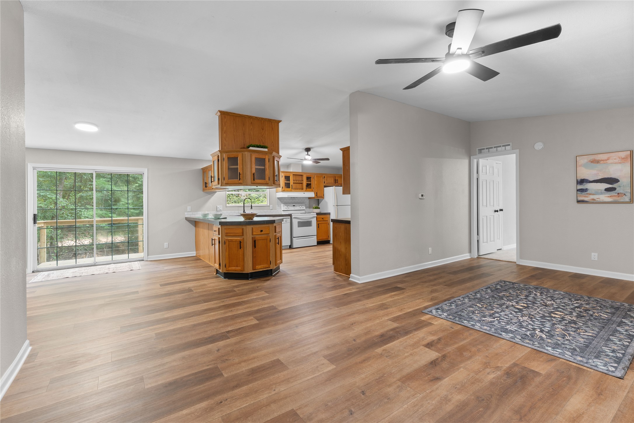 12228 Thornwood Drive Property Photo 12