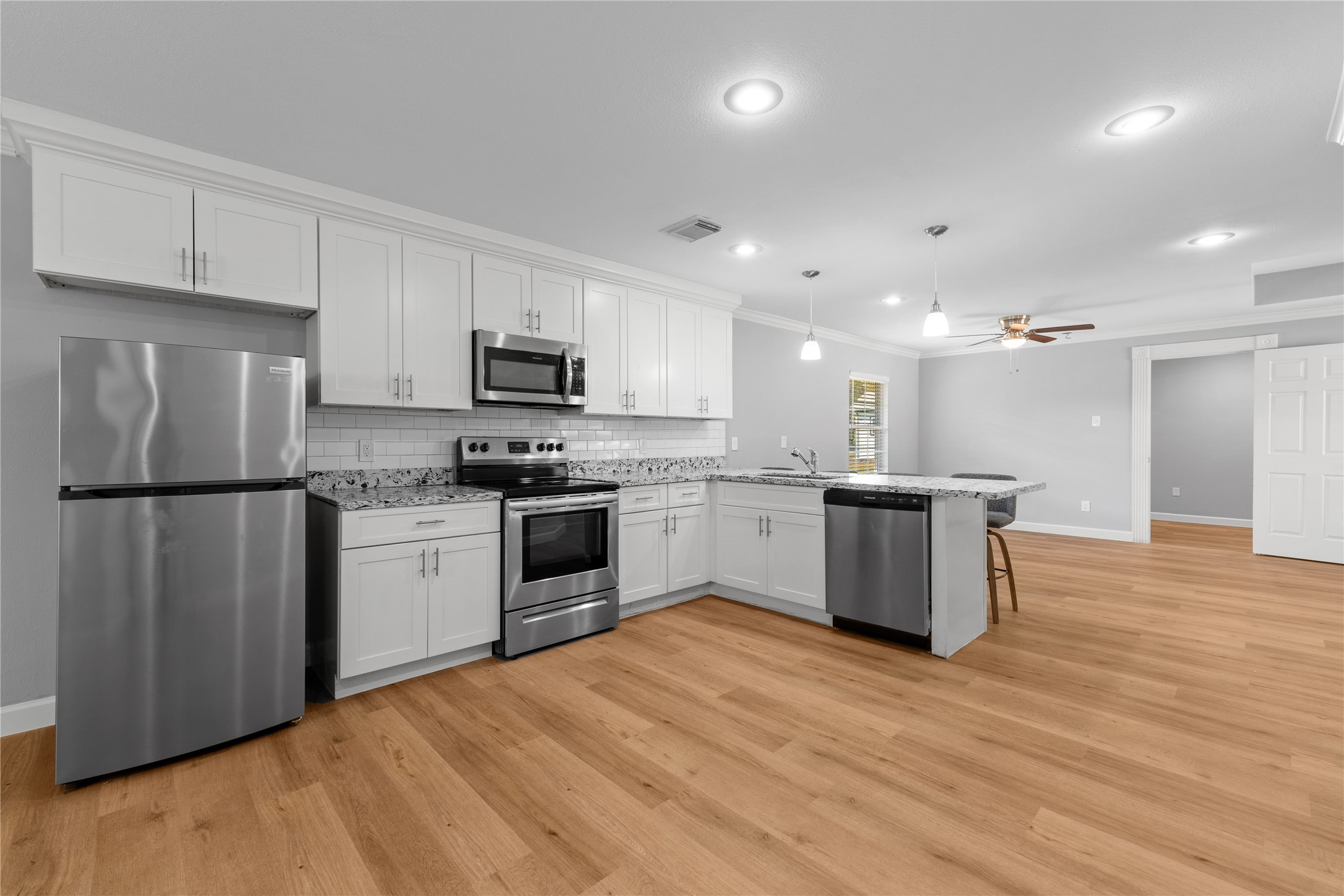 1941 Lynnview Drive Property Photo 7