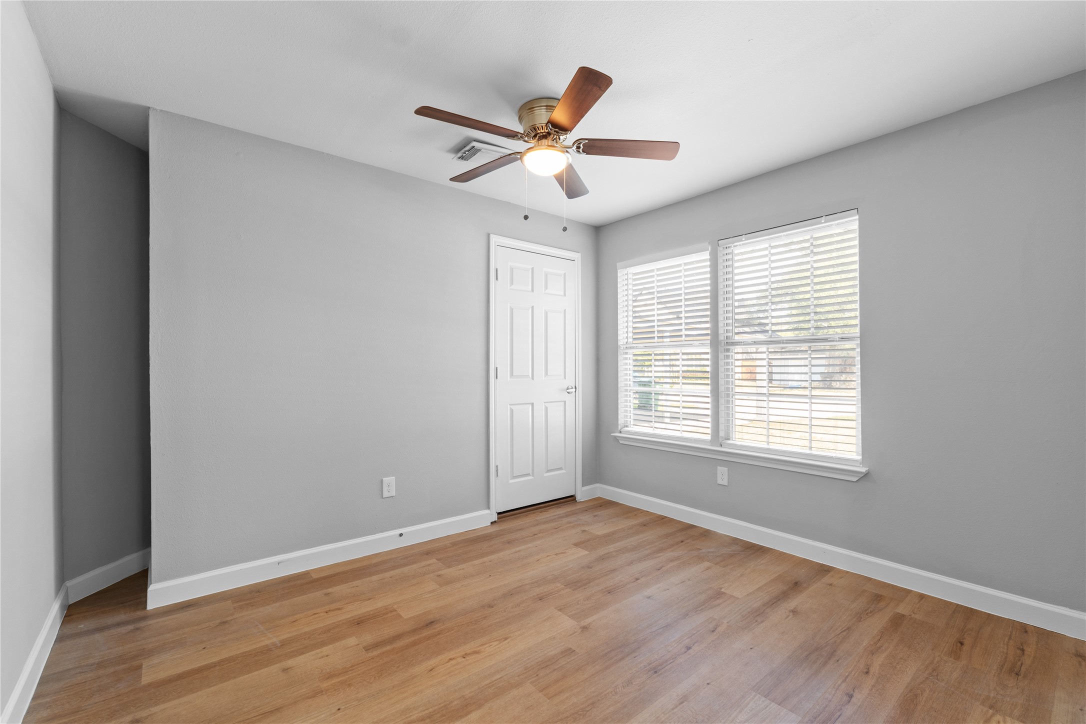 1941 Lynnview Drive Property Photo 14