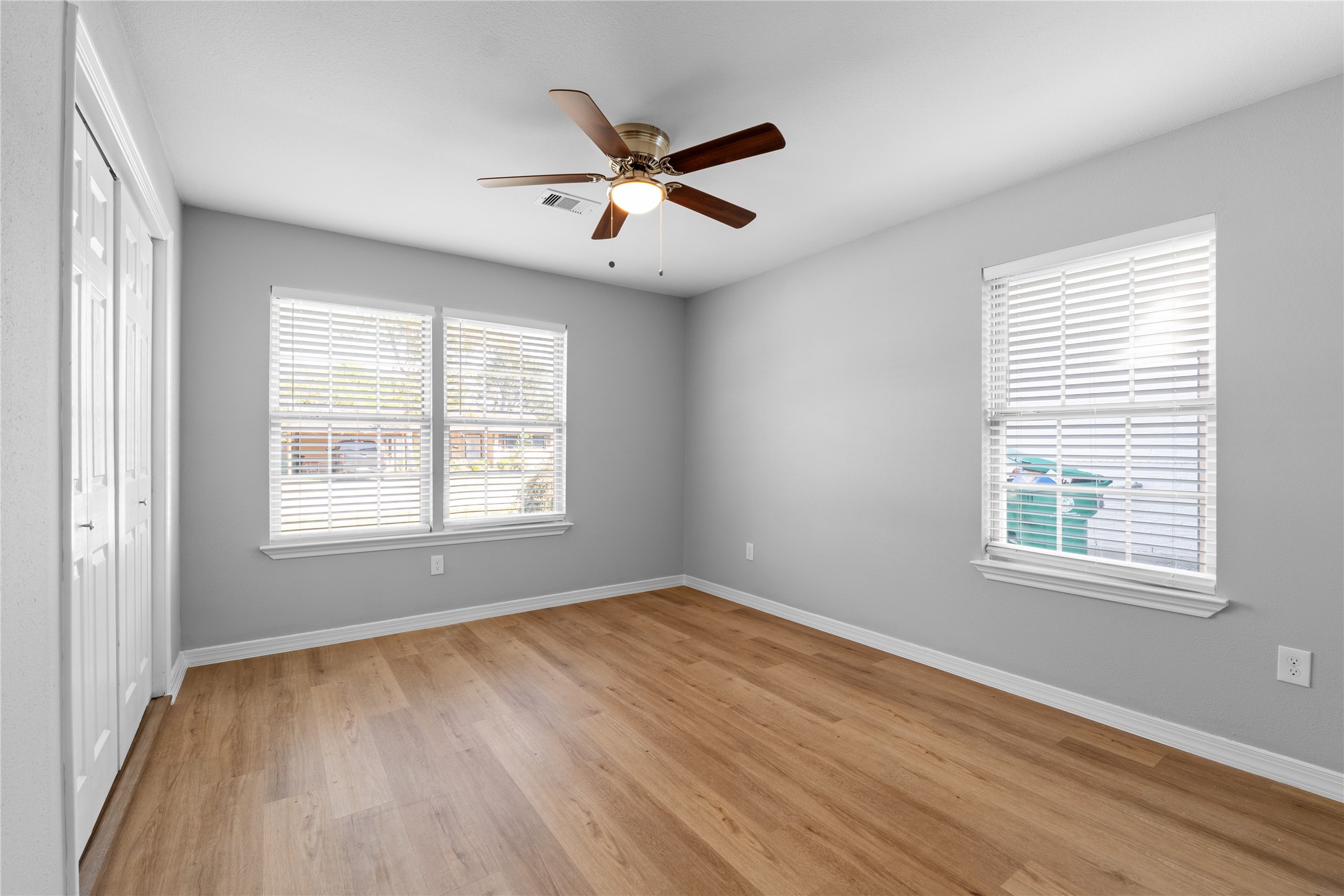 1941 Lynnview Drive Property Photo 15