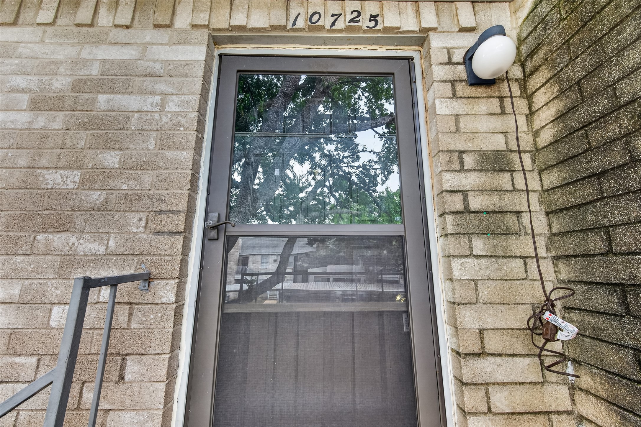 10725 Braes Bend Drive Property Photo 6