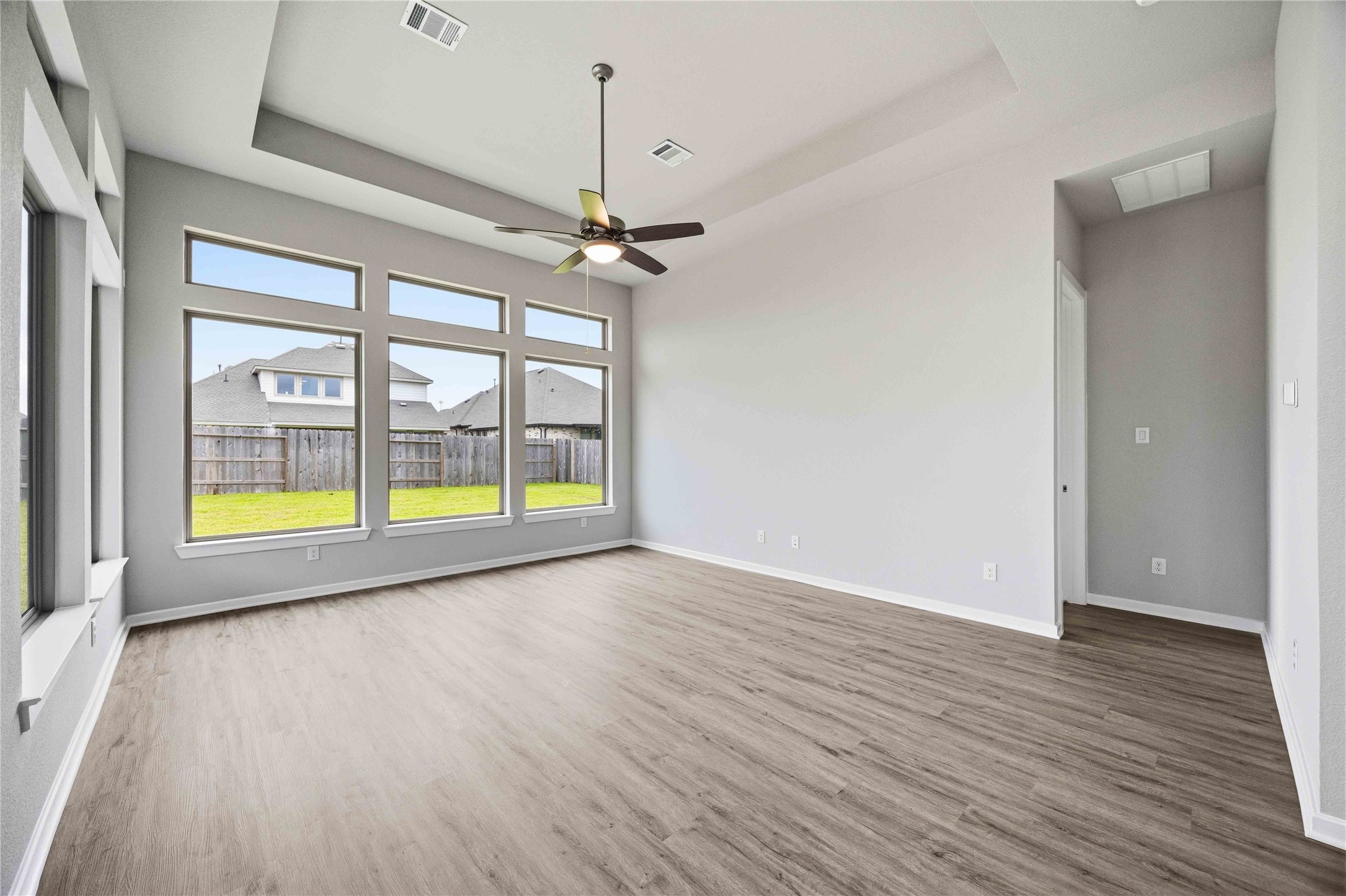 2717 Mackinac Bay Drive Property Photo 12