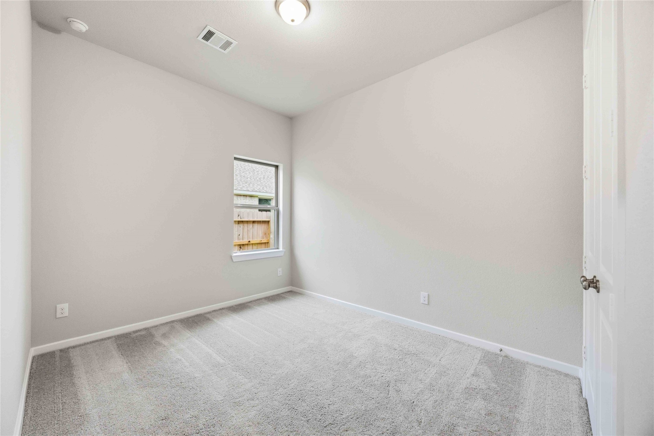 2717 Mackinac Bay Drive Property Photo 18