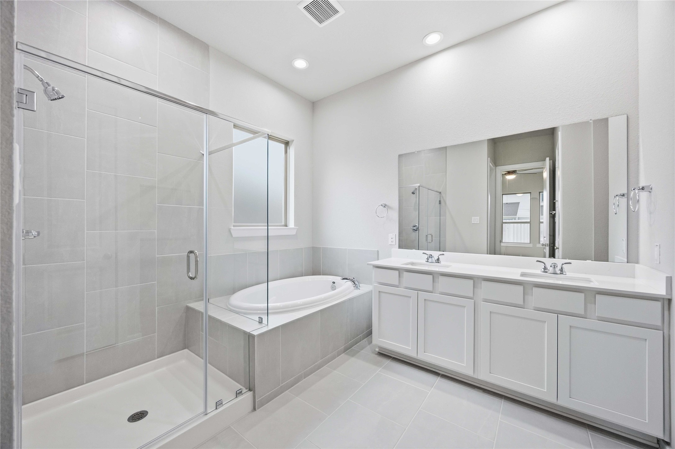 2717 Mackinac Bay Drive Property Photo 25