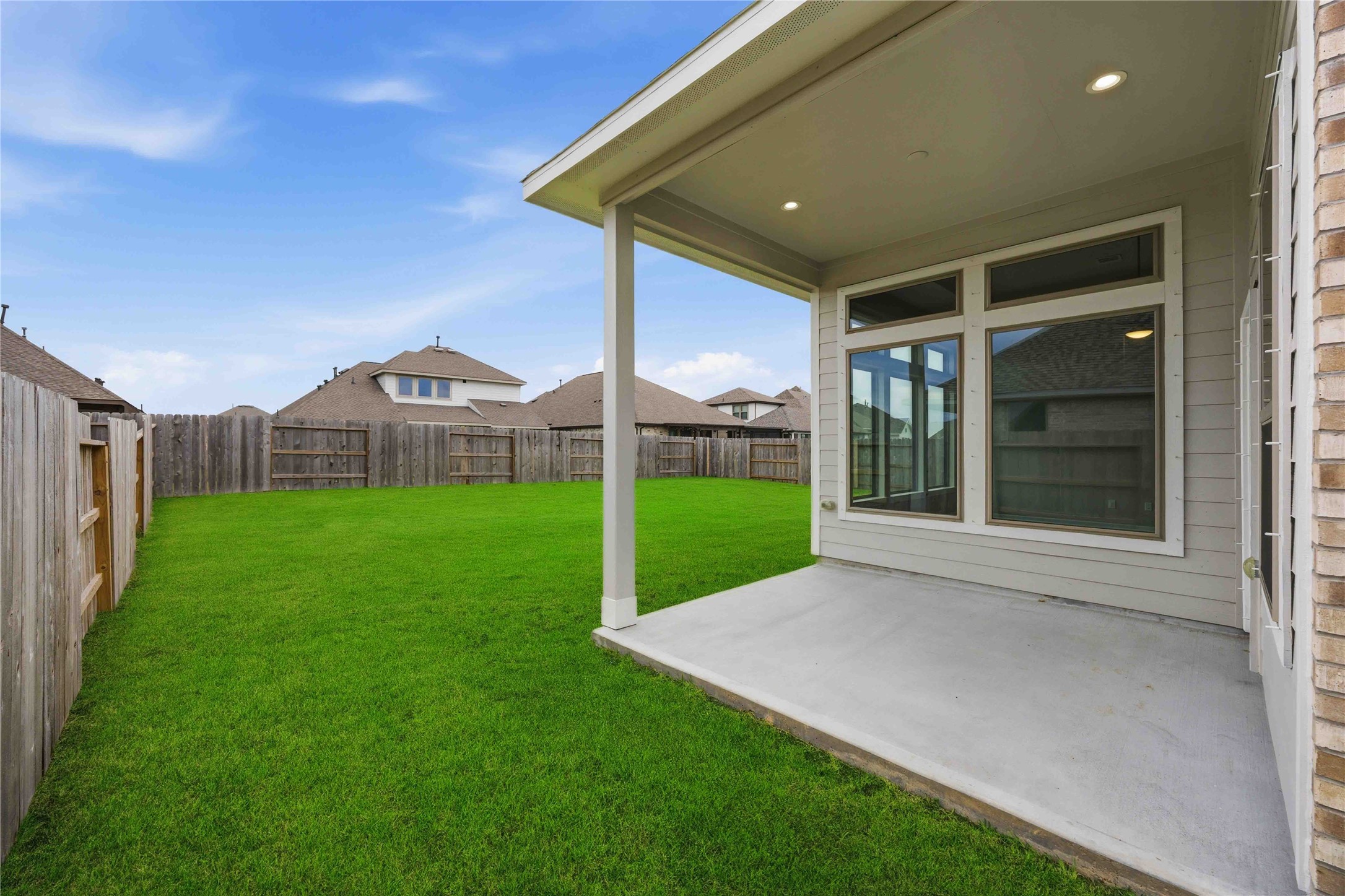 2717 Mackinac Bay Drive Property Photo 28
