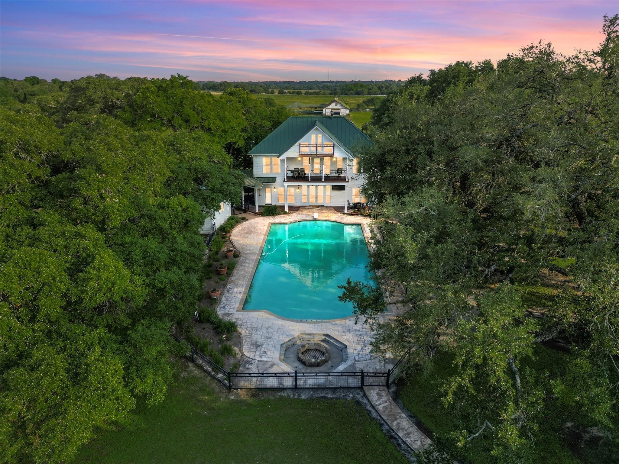 1007 Fm 390 E Property Photo 1