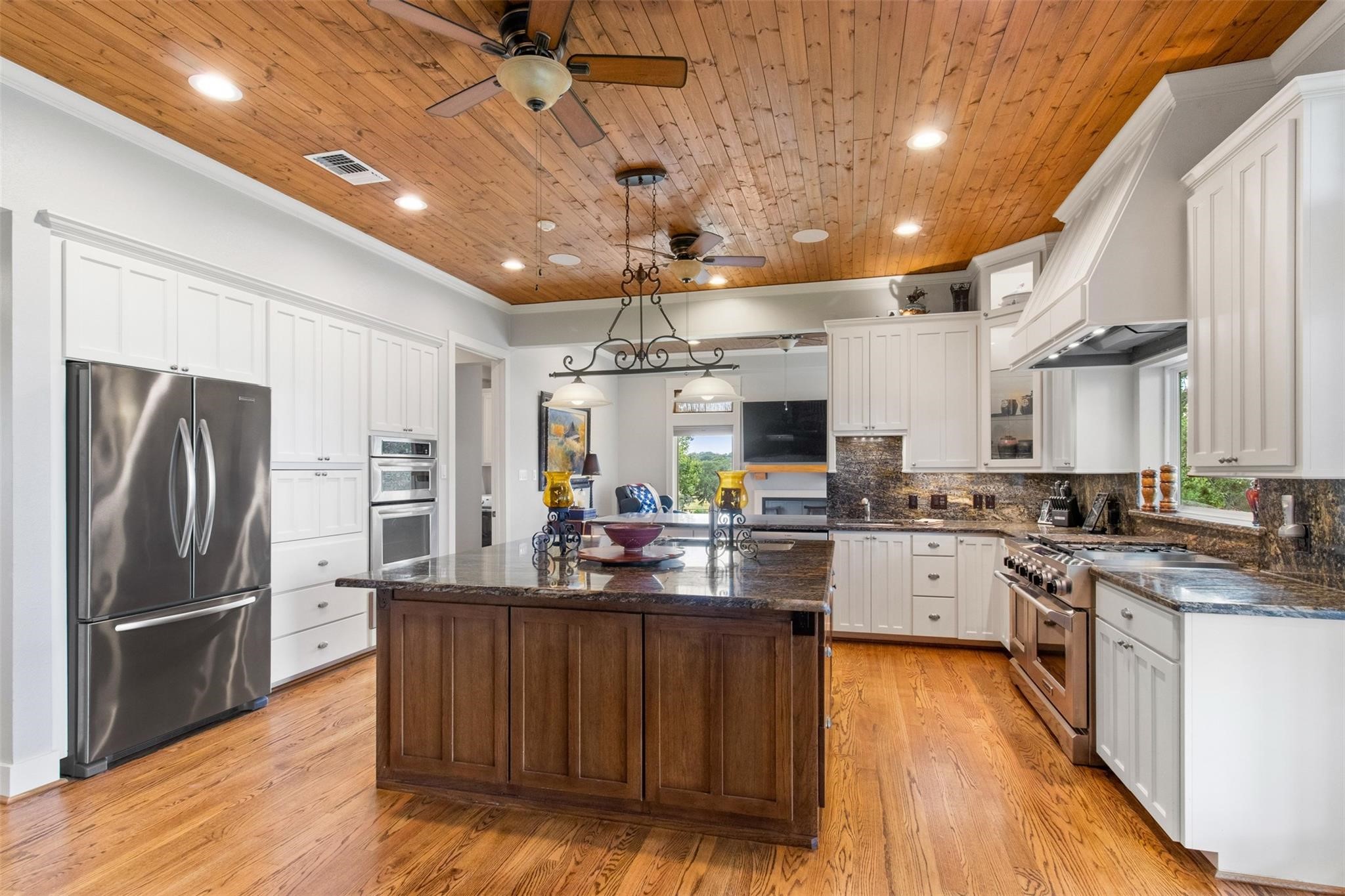 1007 Fm 390 E Property Photo 8