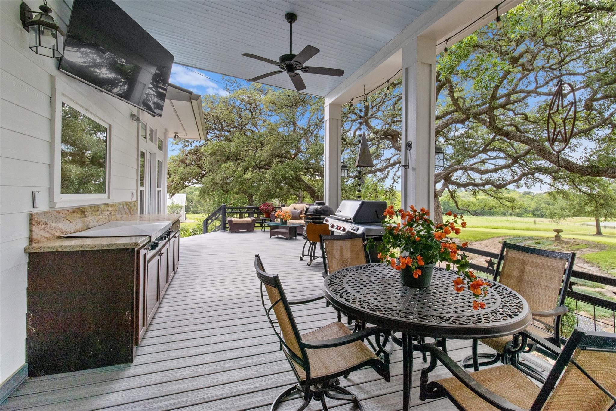 1007 Fm 390 E Property Photo 32
