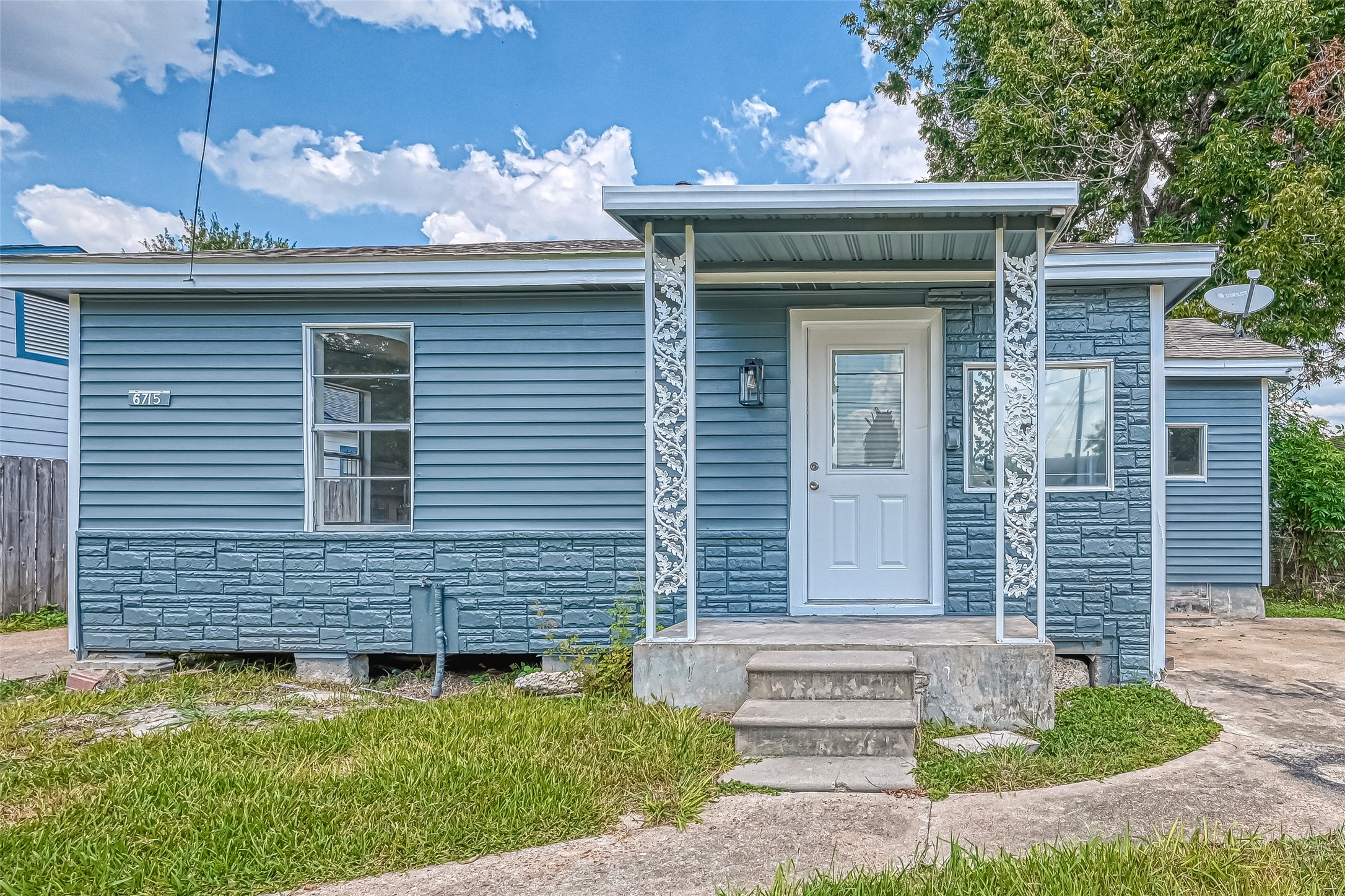 6715 Victoria Street Property Photo 1