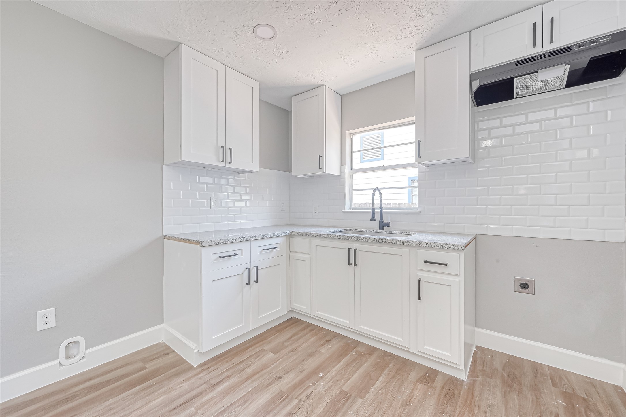 6715 Victoria Street Property Photo 16