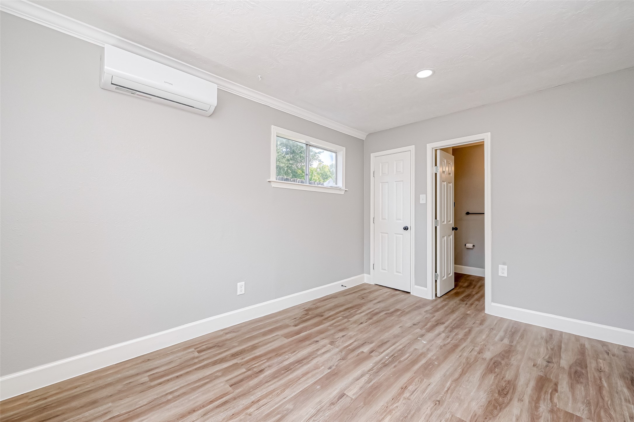 6715 Victoria Street Property Photo 18