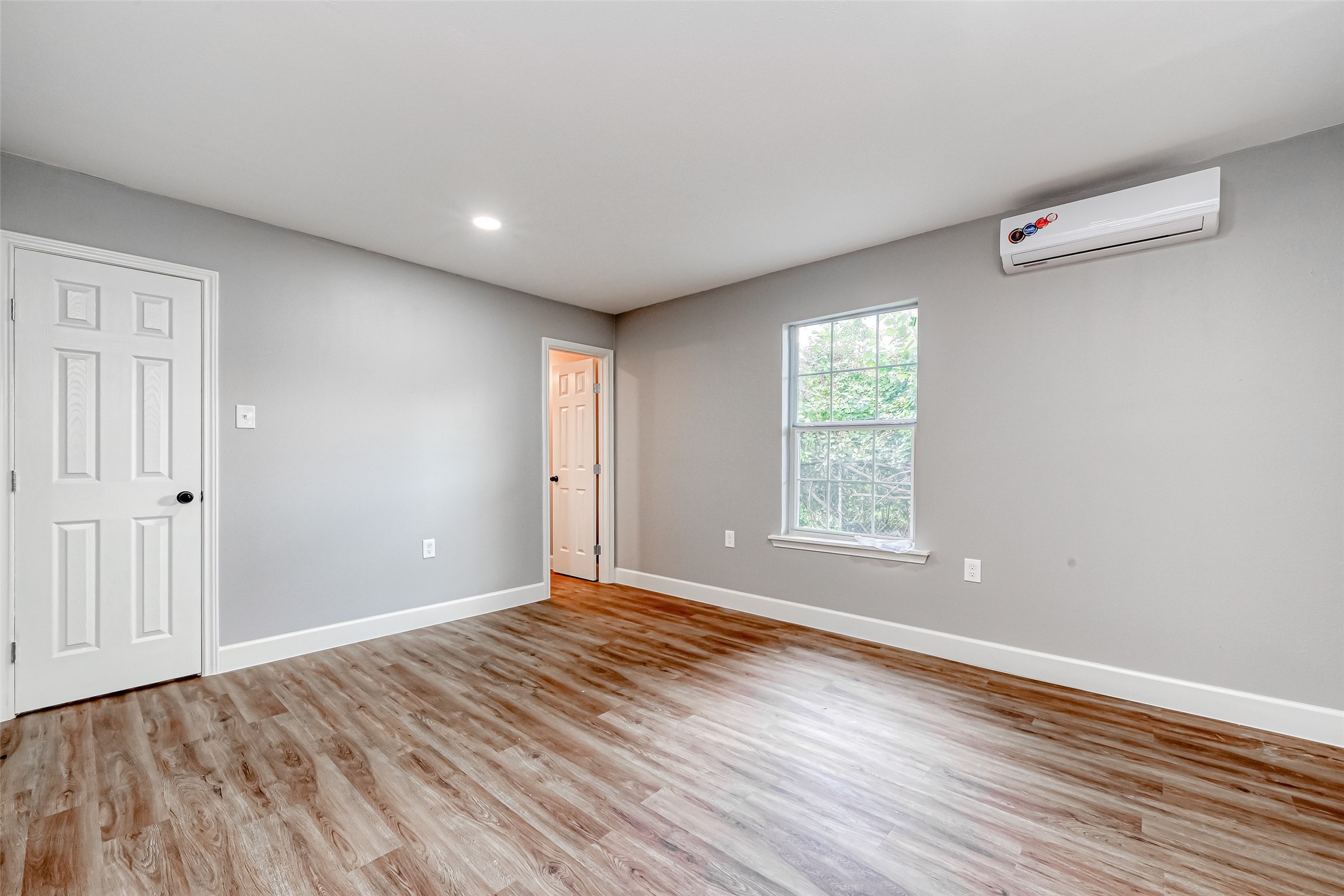 6715 Victoria Street Property Photo 23