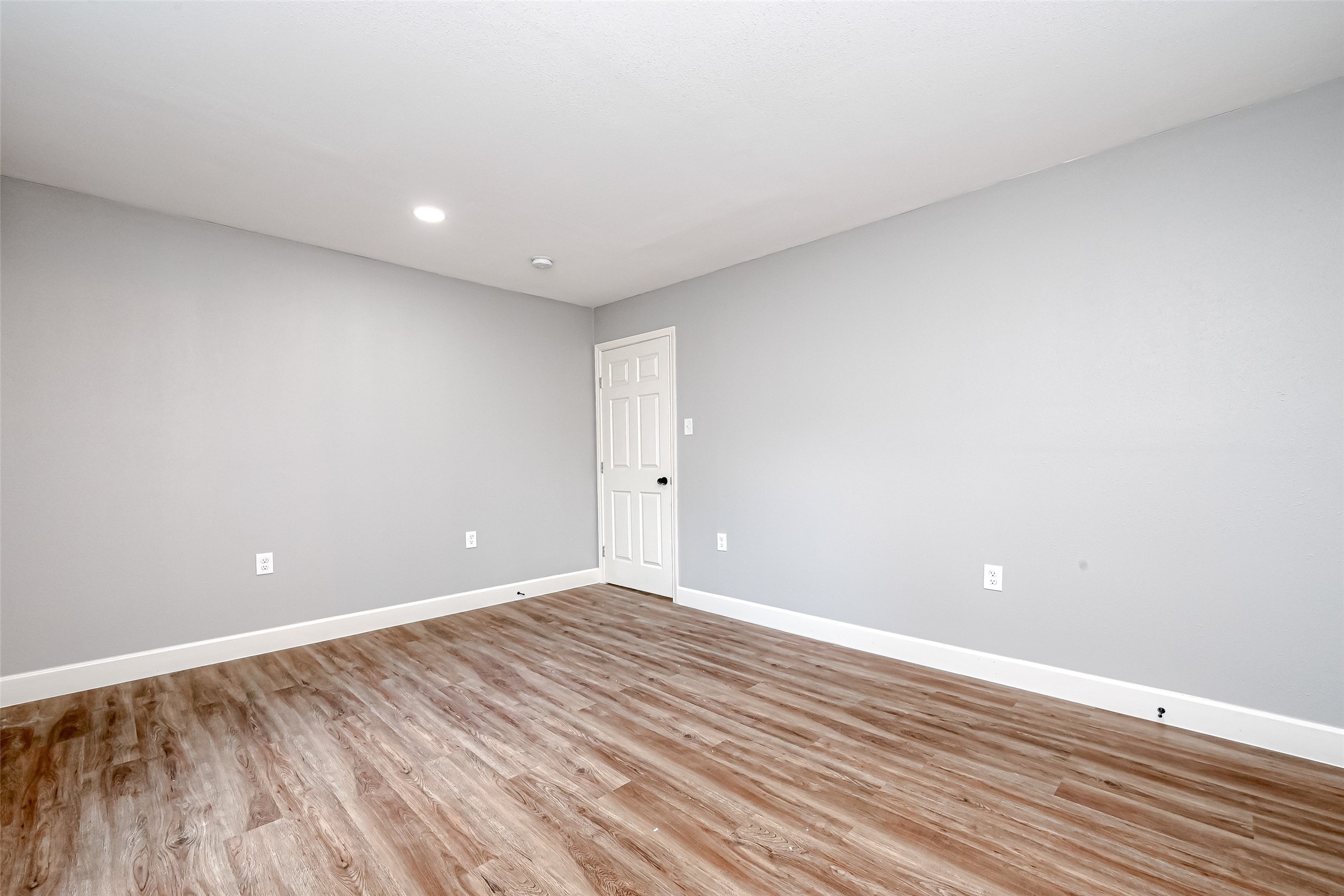 6715 Victoria Street Property Photo 25