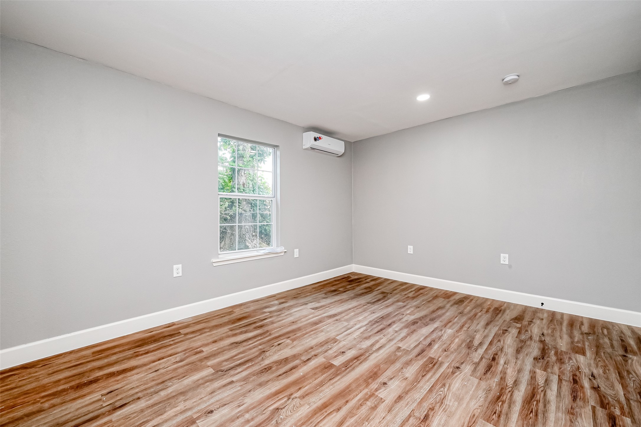 6715 Victoria Street Property Photo 26