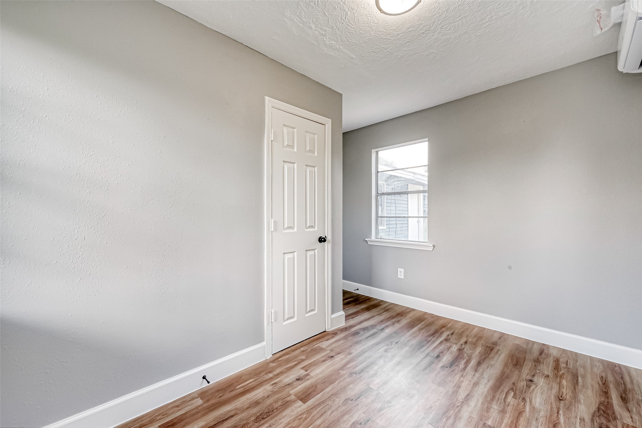 6715 Victoria Street Property Photo 33
