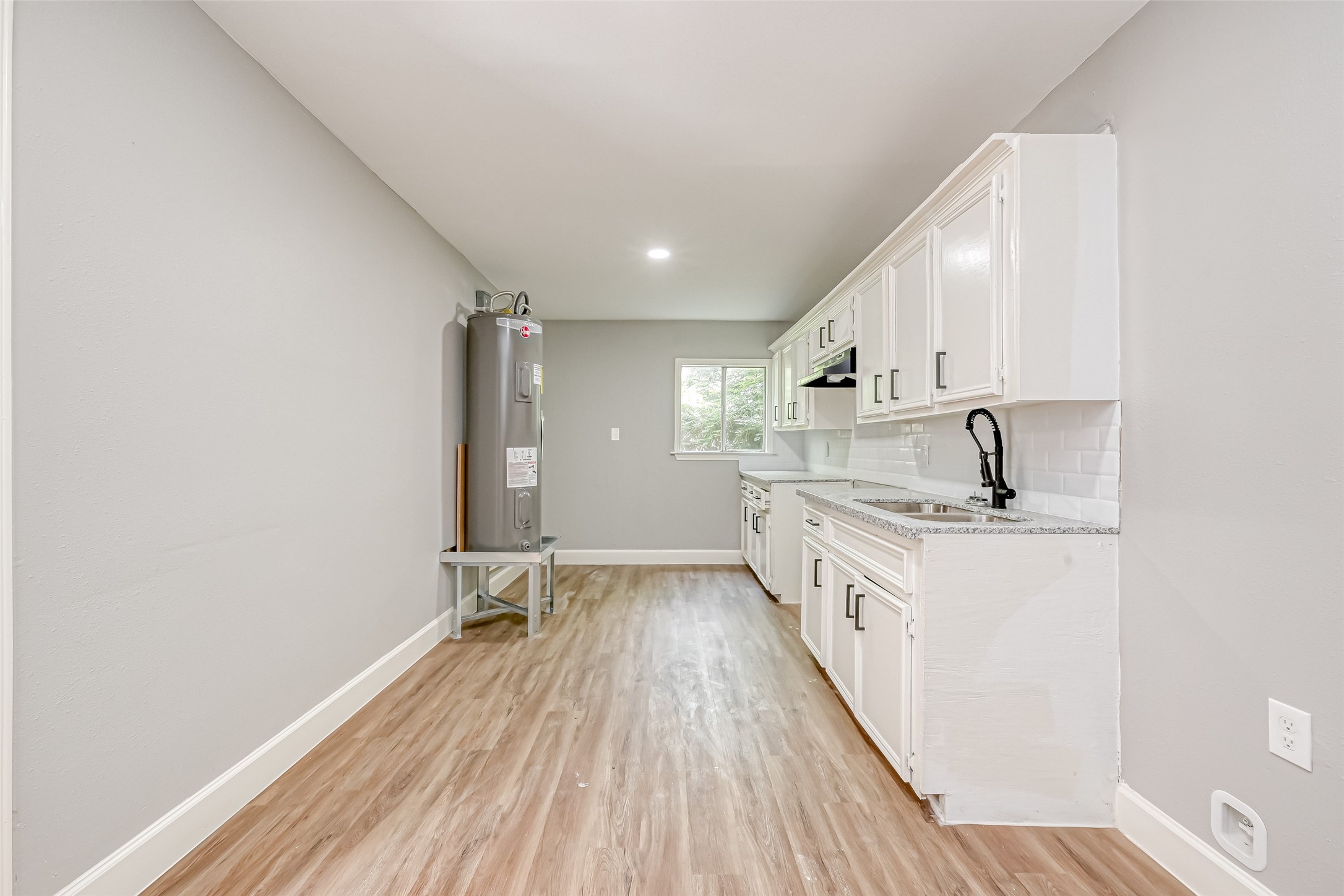 6715 Victoria Street Property Photo 34