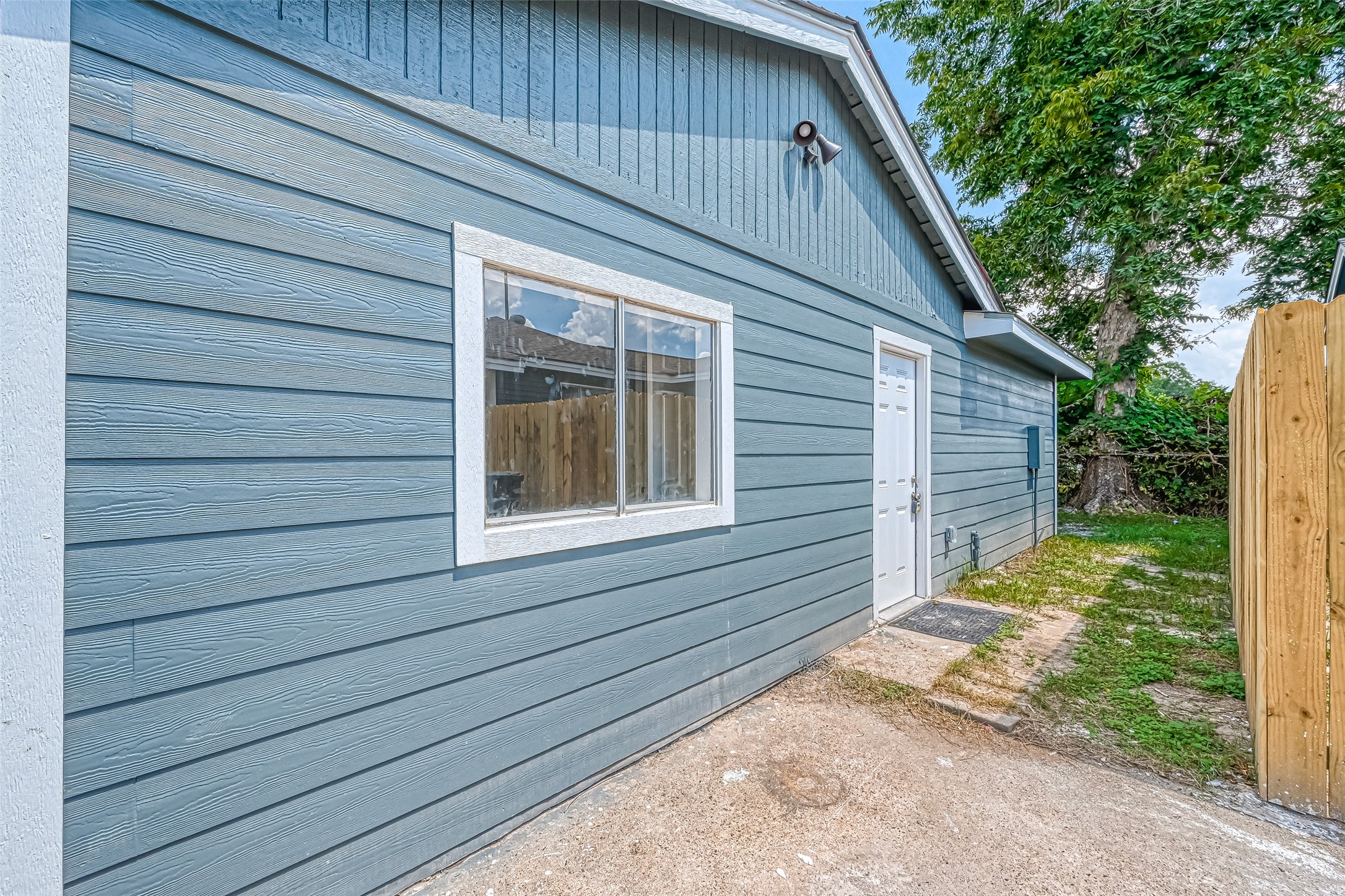 6715 Victoria Street Property Photo 40
