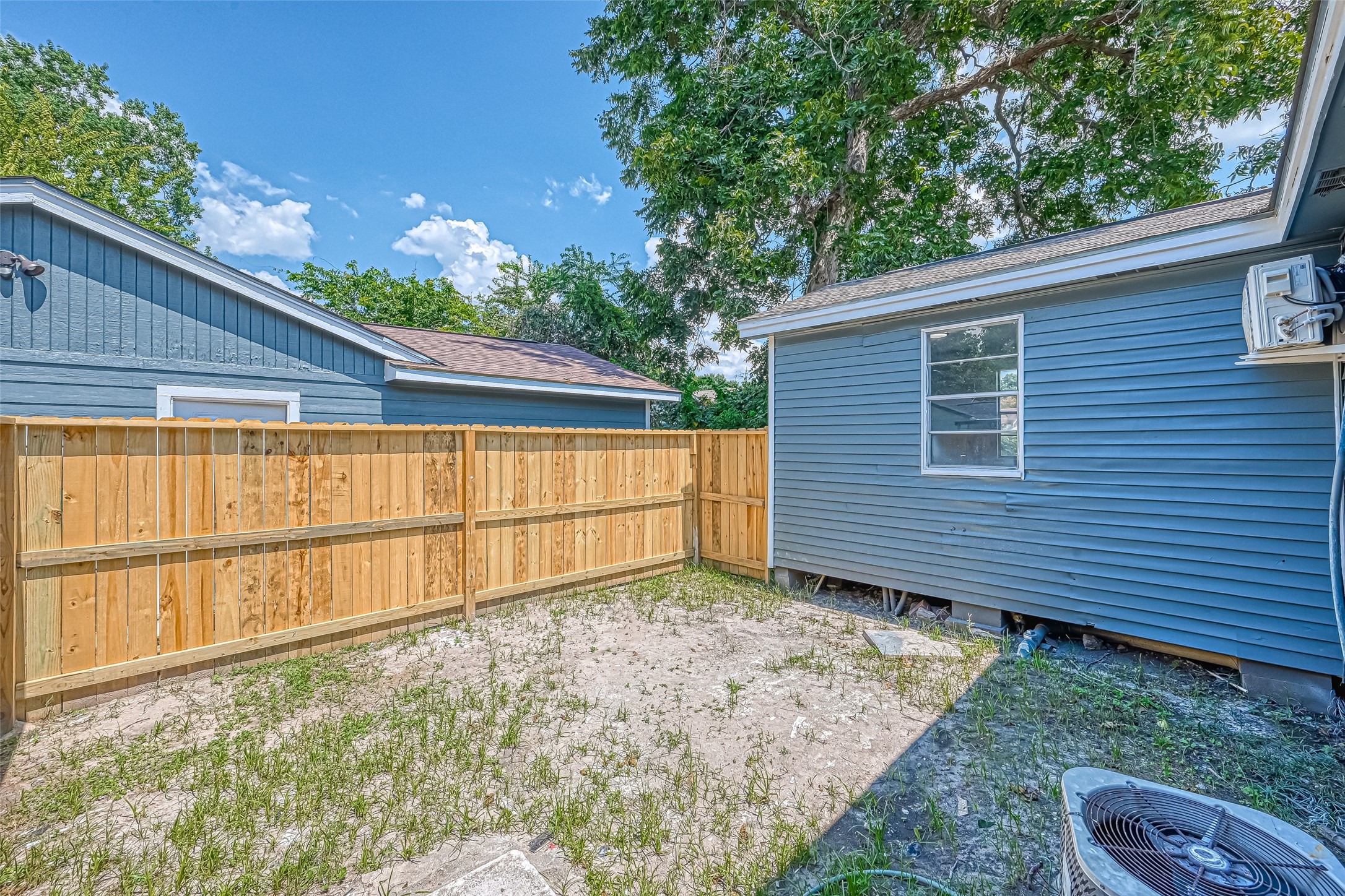 6715 Victoria Street Property Photo 43