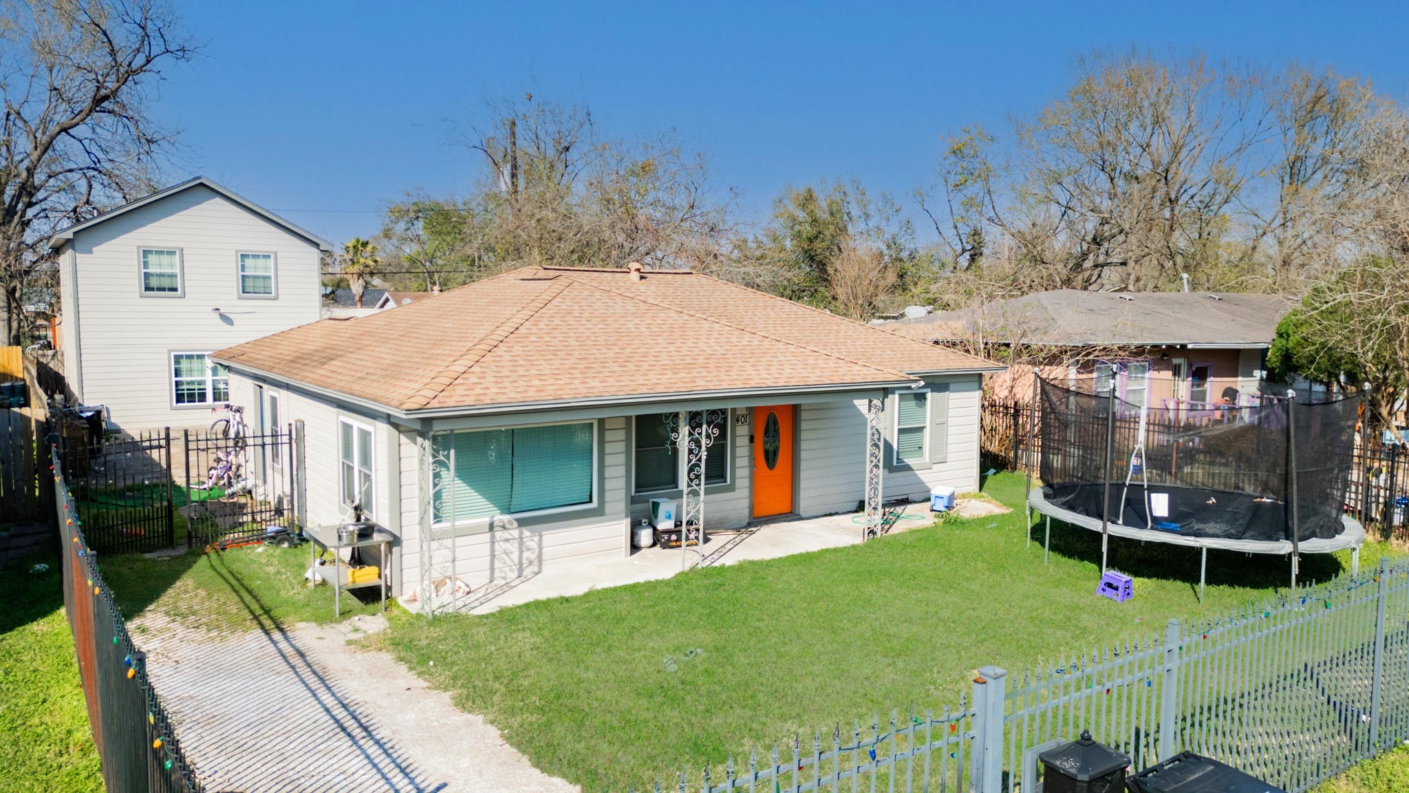 401 Cresline Street Property Photo