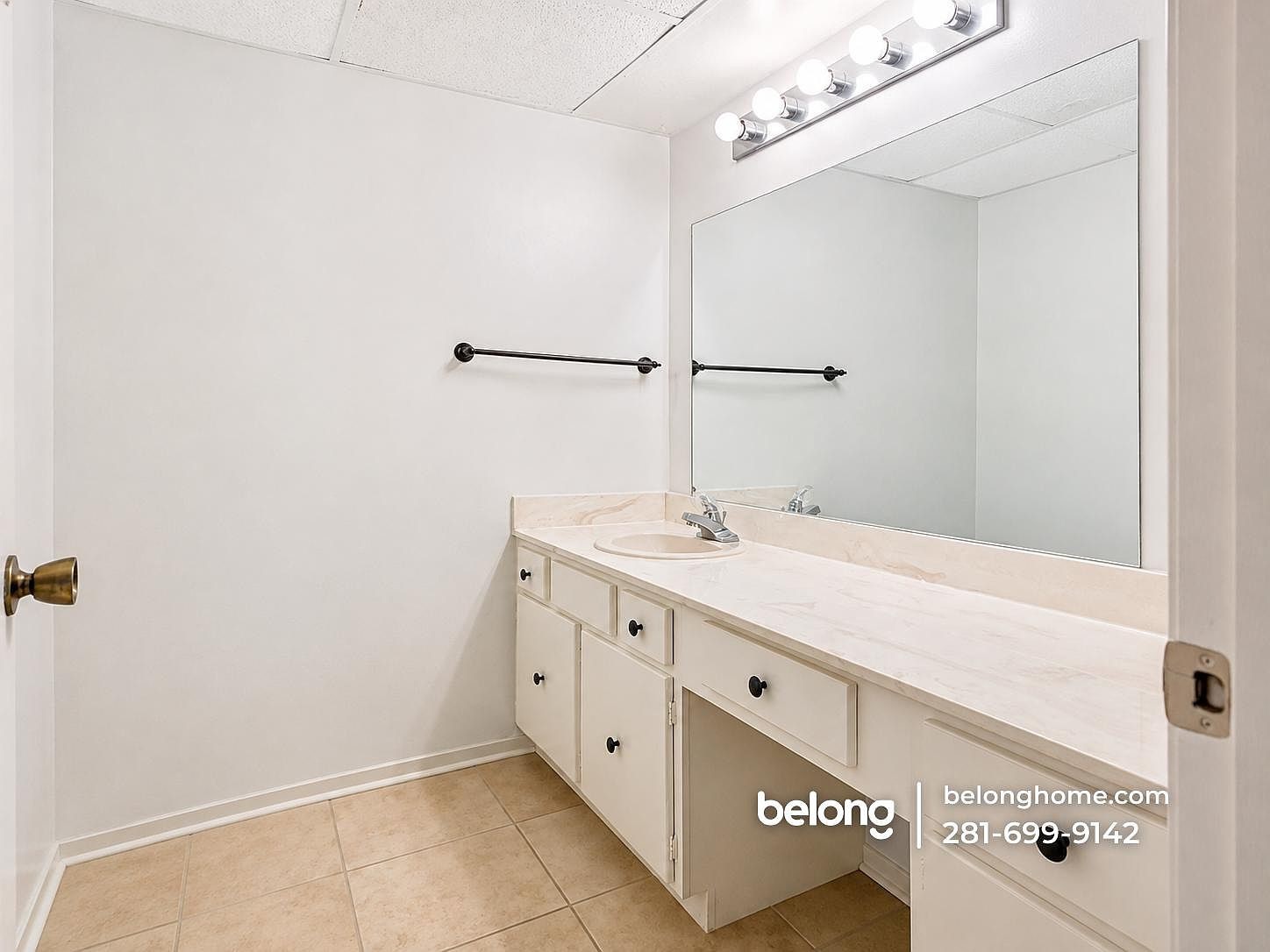 357 N Post Oak Ln 211 Property Photo 7