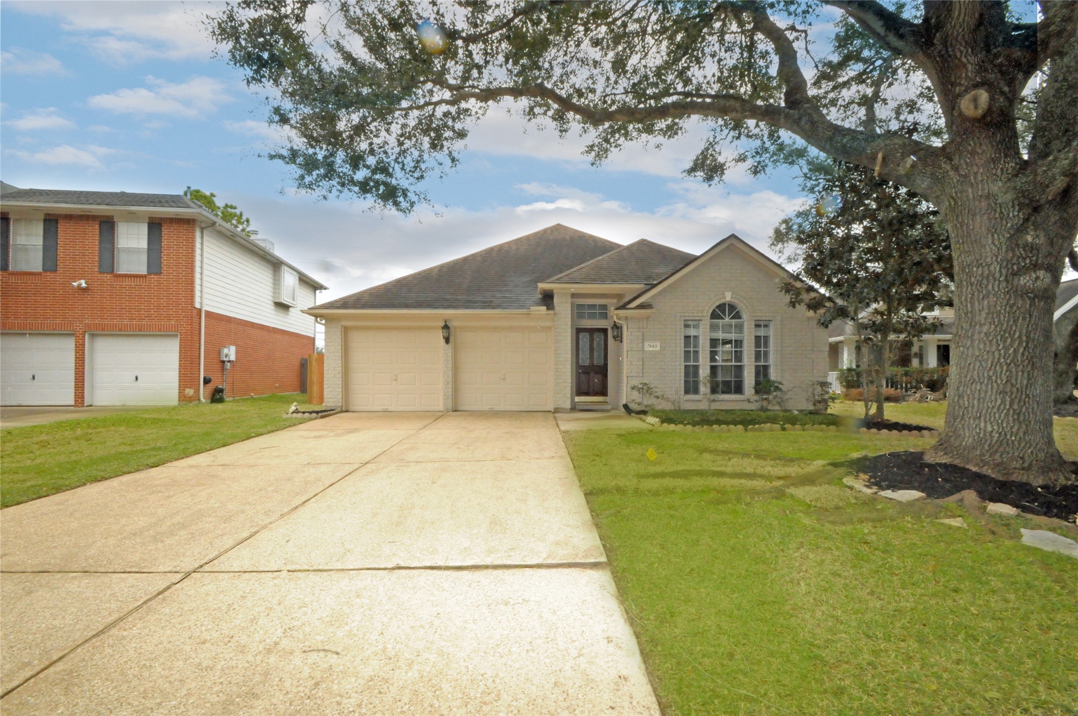 7443 Colony Bend Lane Property Photo 3