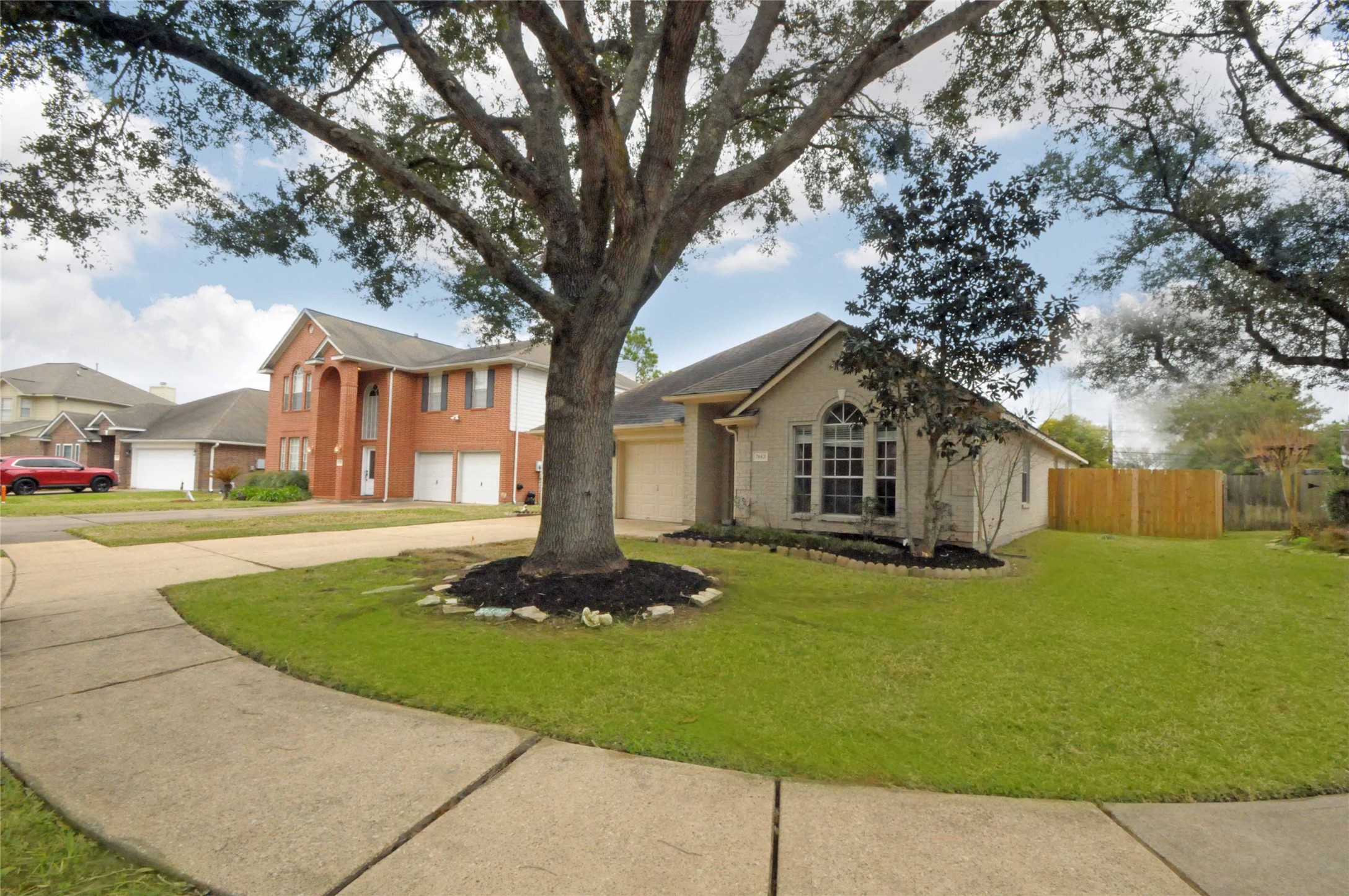 7443 Colony Bend Lane Property Photo 4