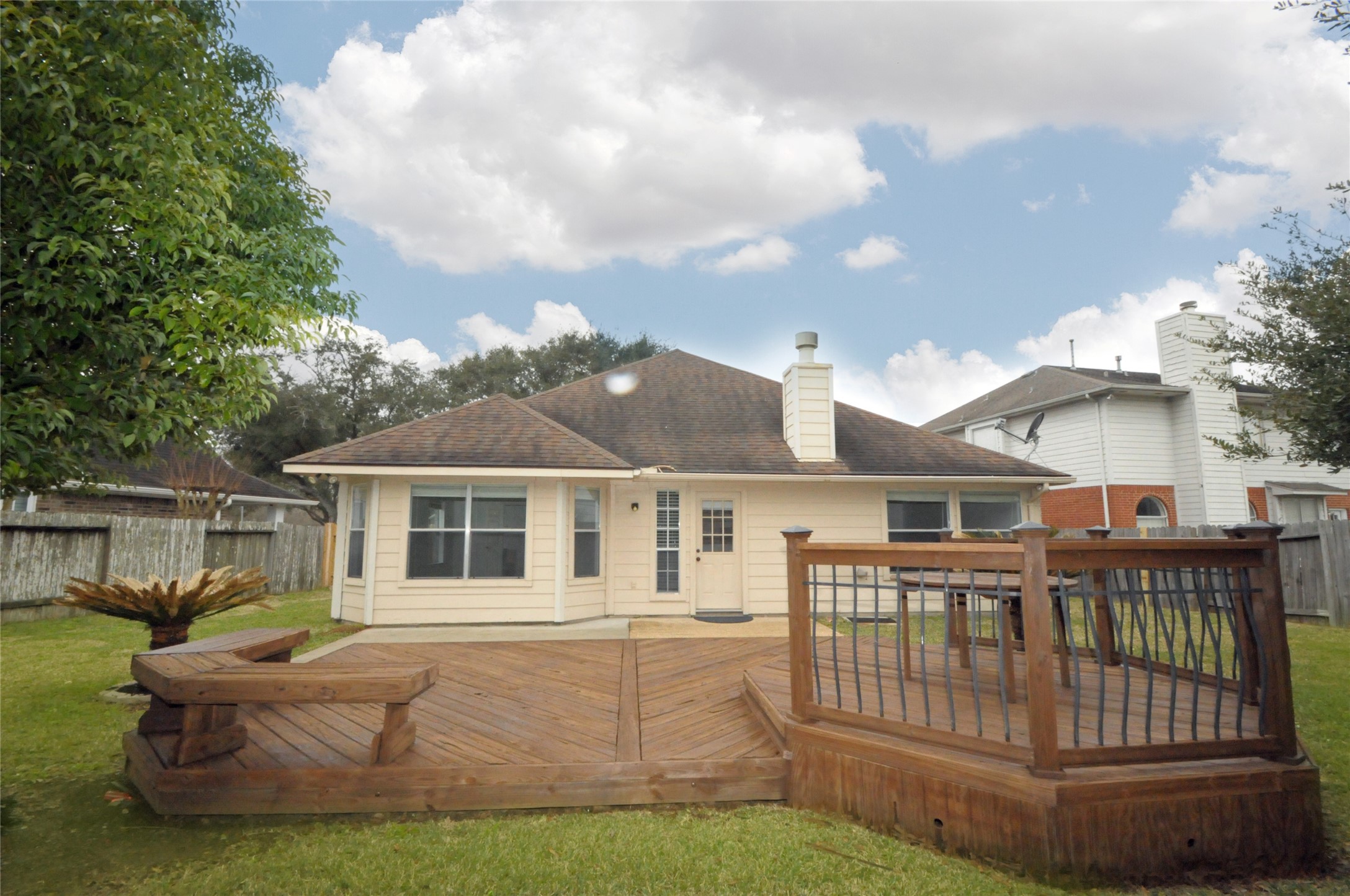7443 Colony Bend Lane Property Photo 8