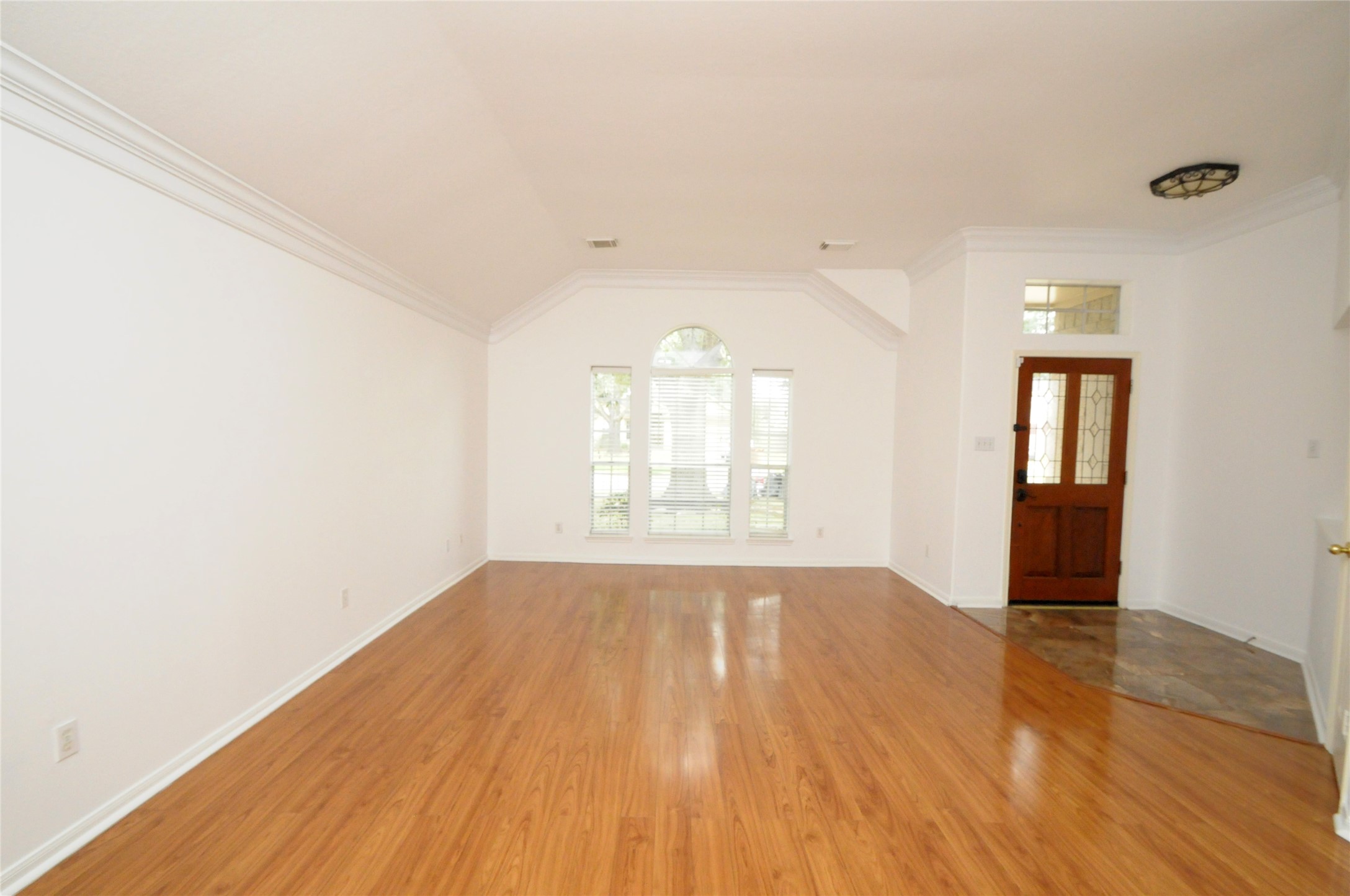 7443 Colony Bend Lane Property Photo 11