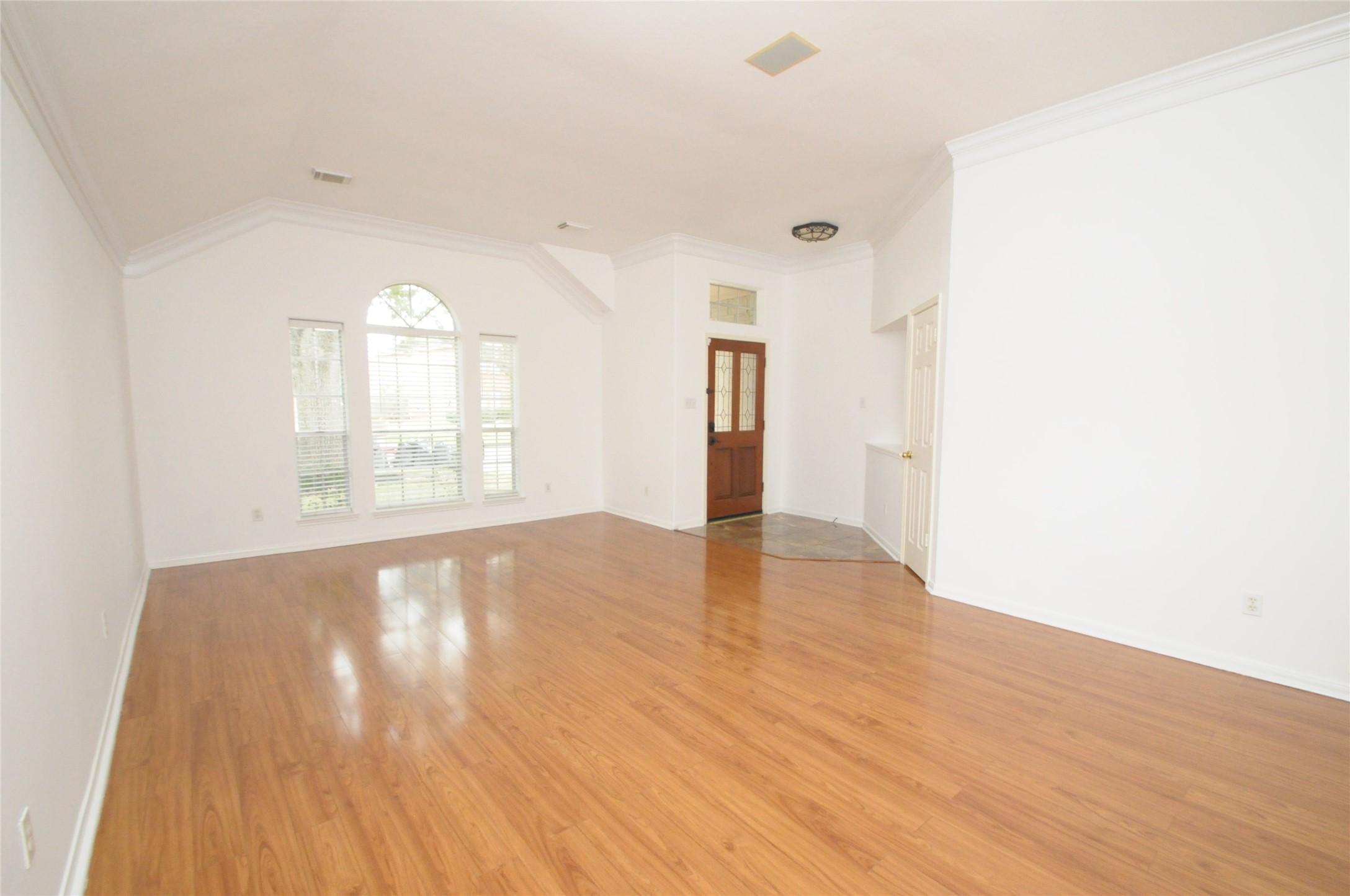 7443 Colony Bend Lane Property Photo 12