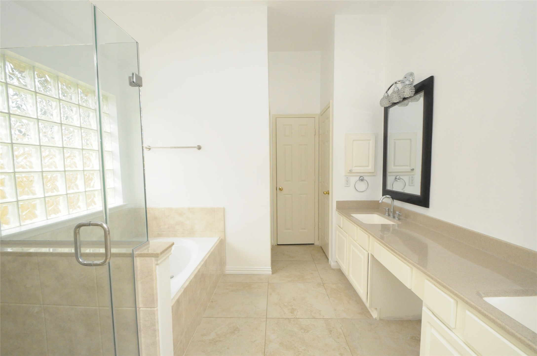7443 Colony Bend Lane Property Photo 40