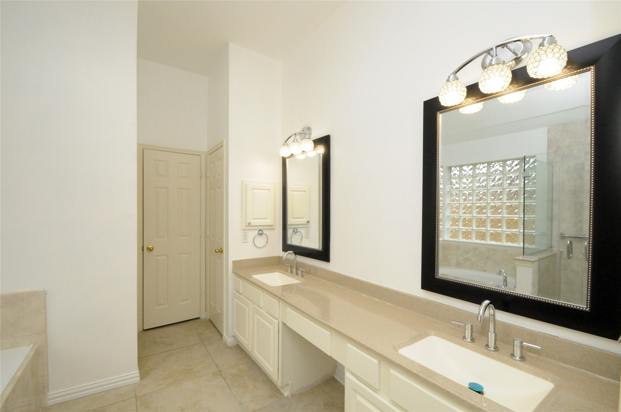 7443 Colony Bend Lane Property Photo 41