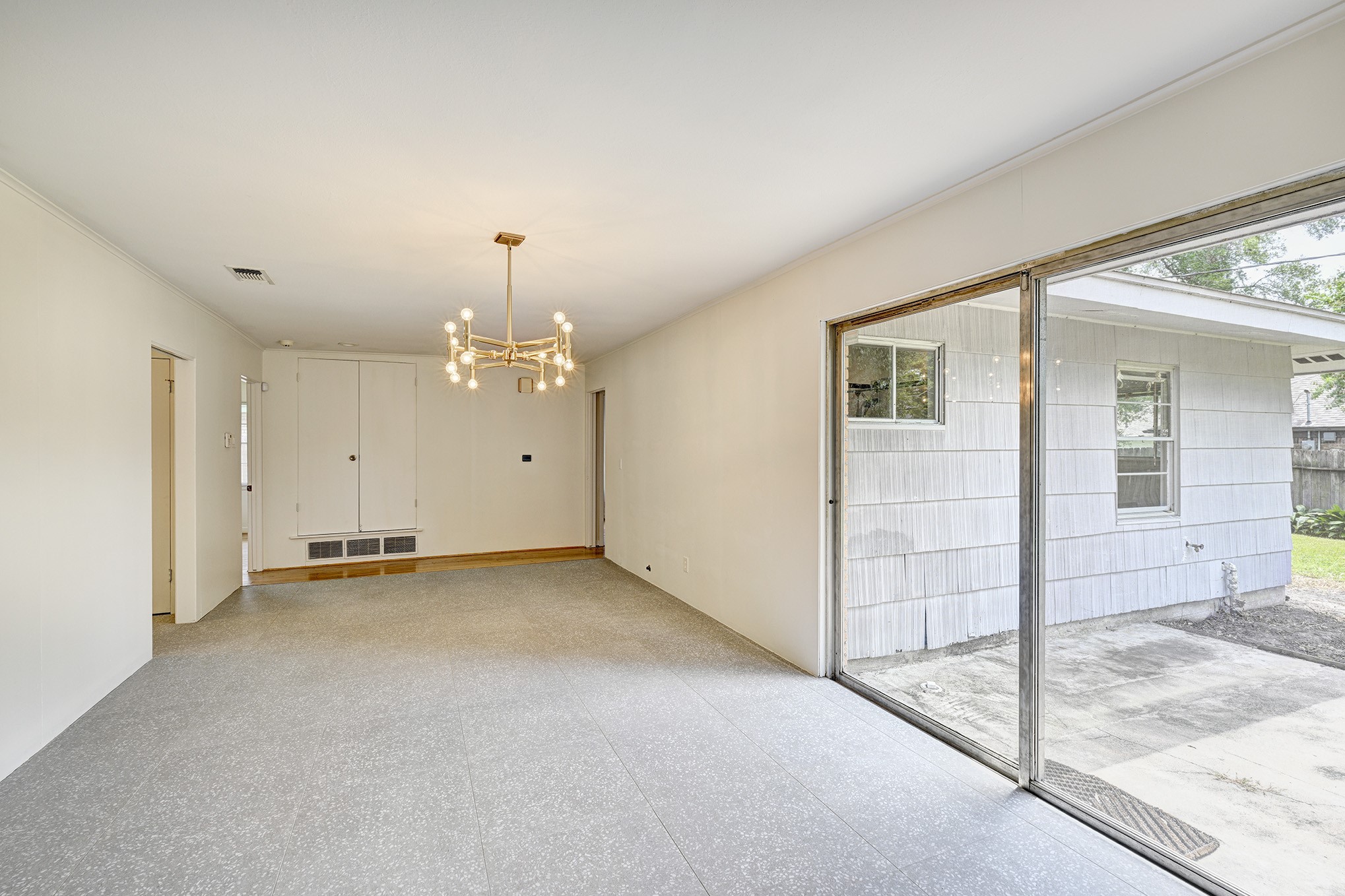 9771 Westview Drive Property Photo 5