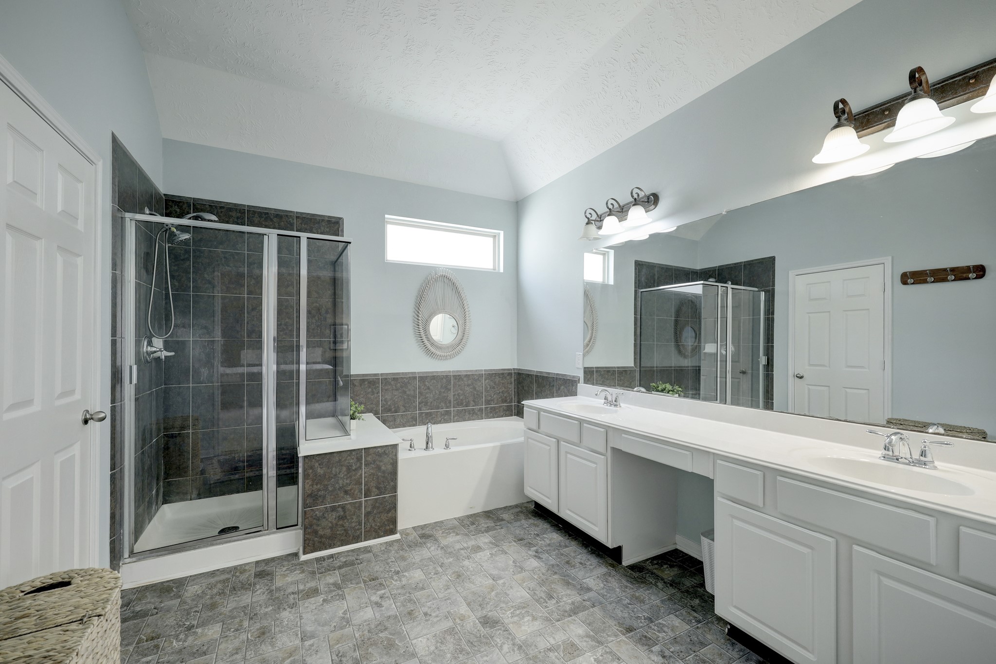 3323 Masters Point Drive Property Photo 18