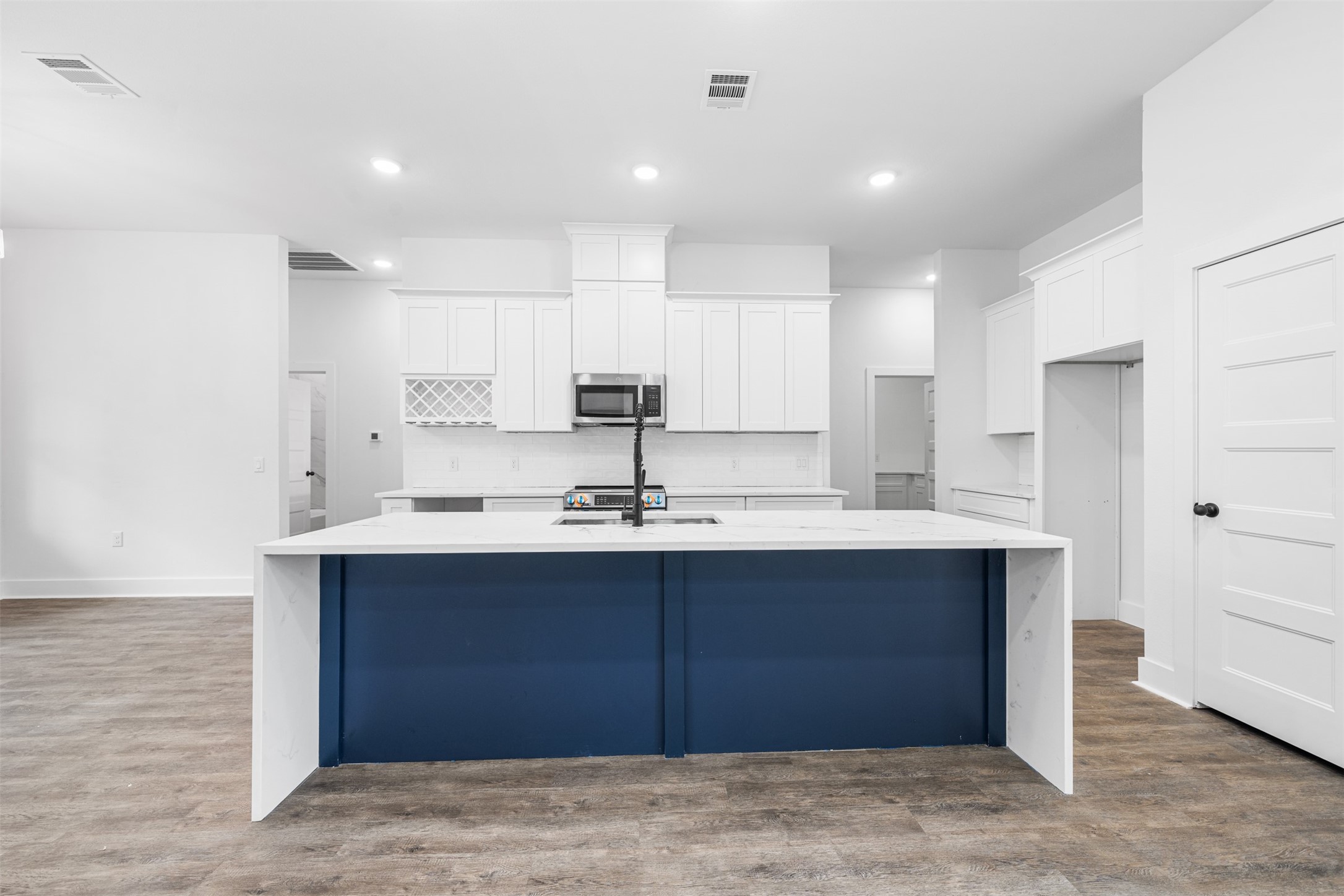 30915 Brown Pine Street Property Photo 4