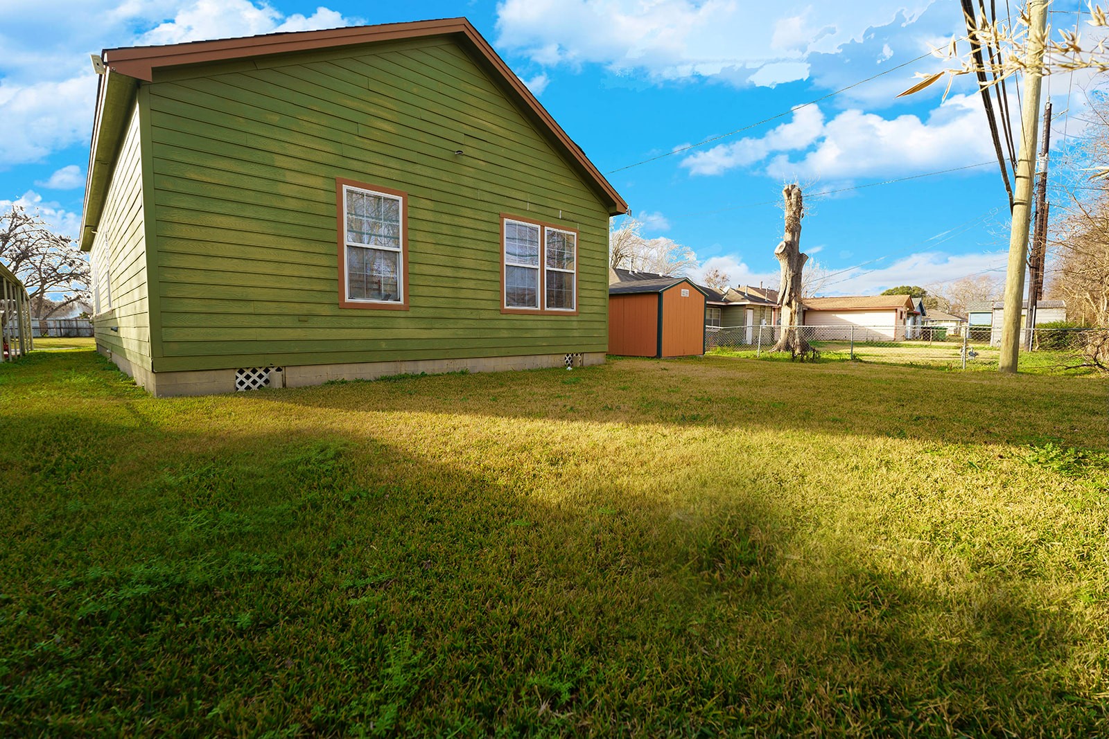 10601 Dulcimer Street Property Photo 4