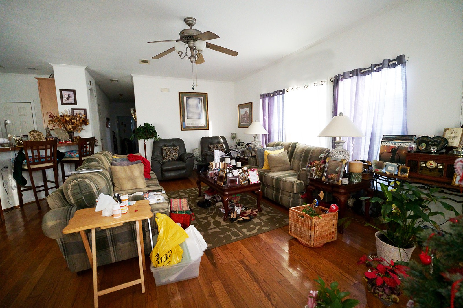 10601 Dulcimer Street Property Photo 8