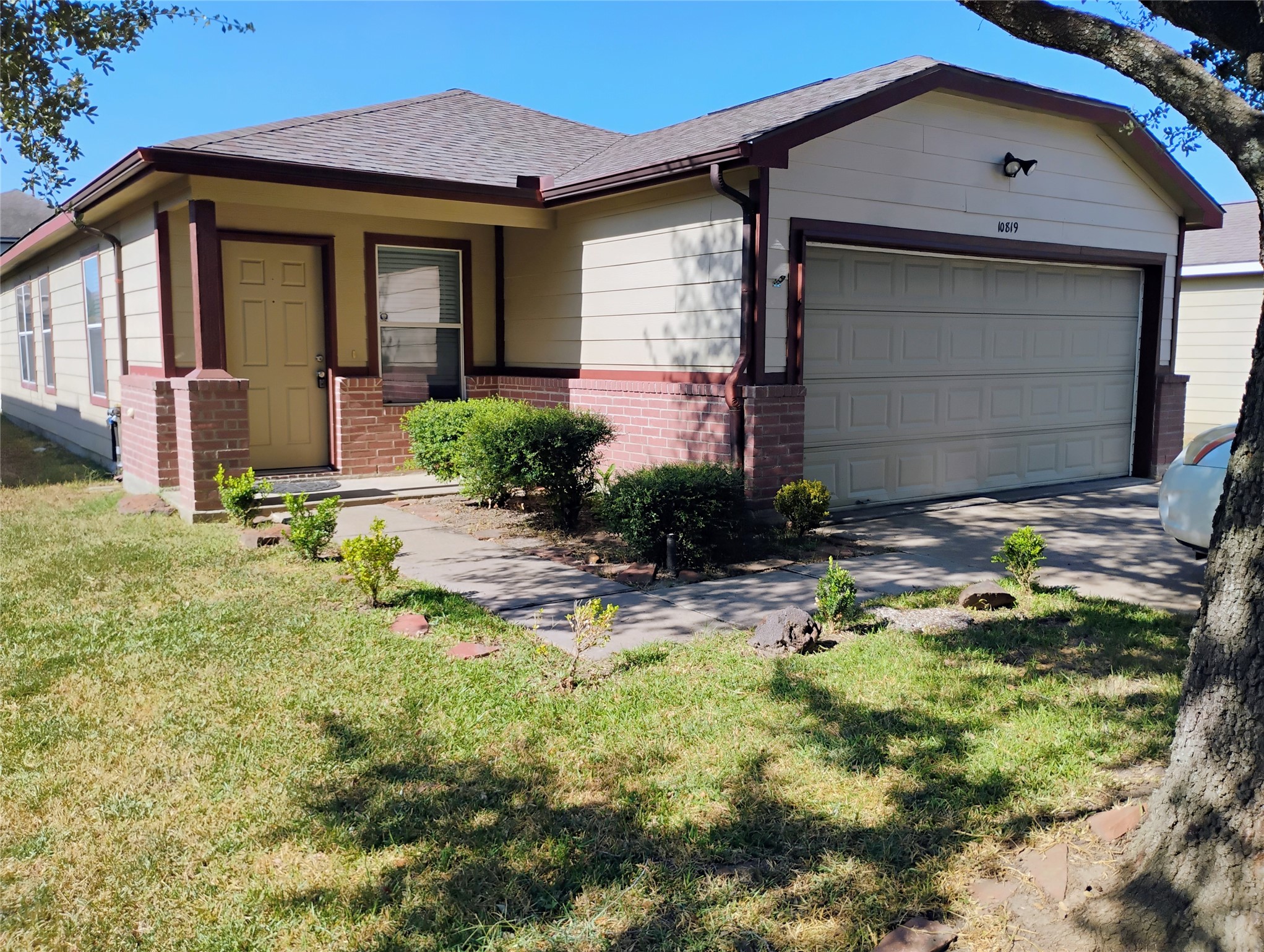 10819 Barker Gate Court Property Photo 1