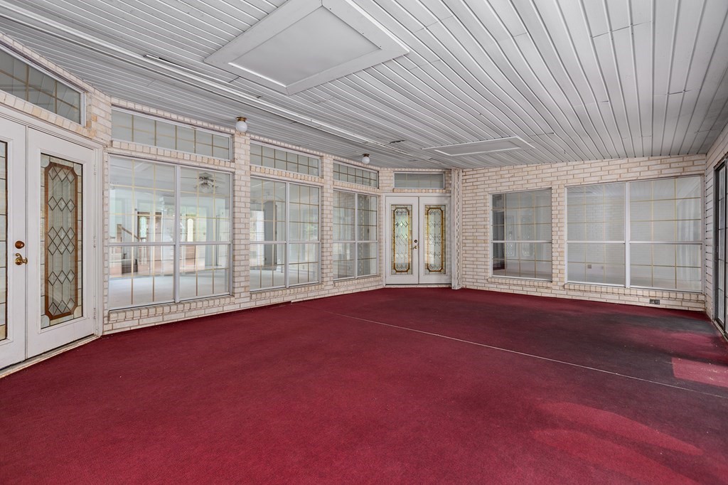 555 Willow Drive Property Photo 30