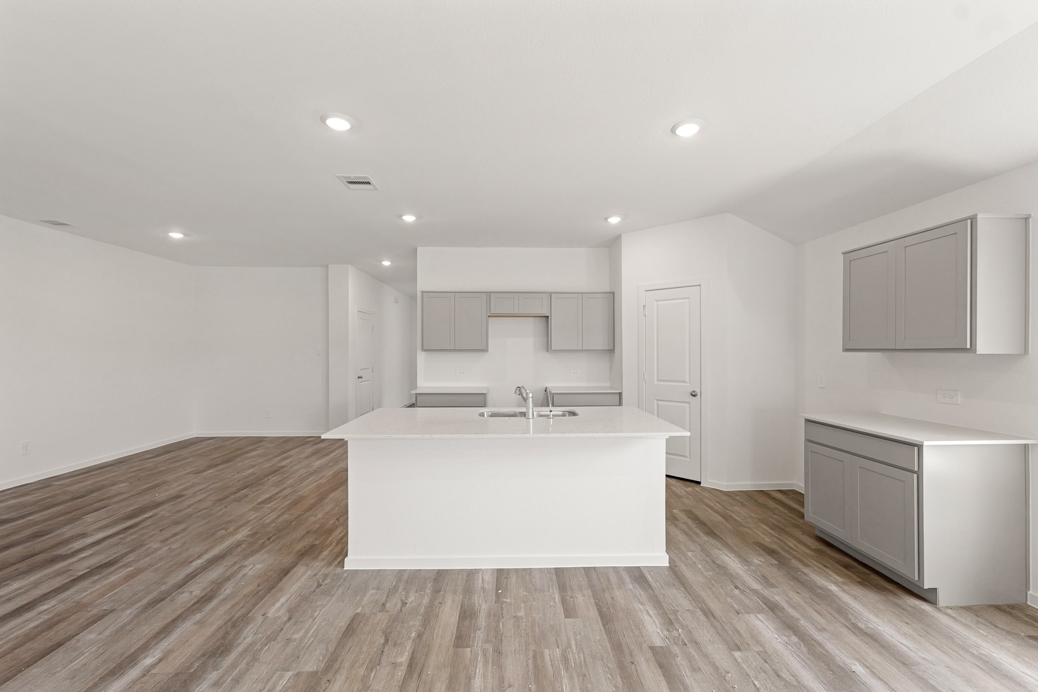 14718 Frosted Leaf Trail Property Photo 4