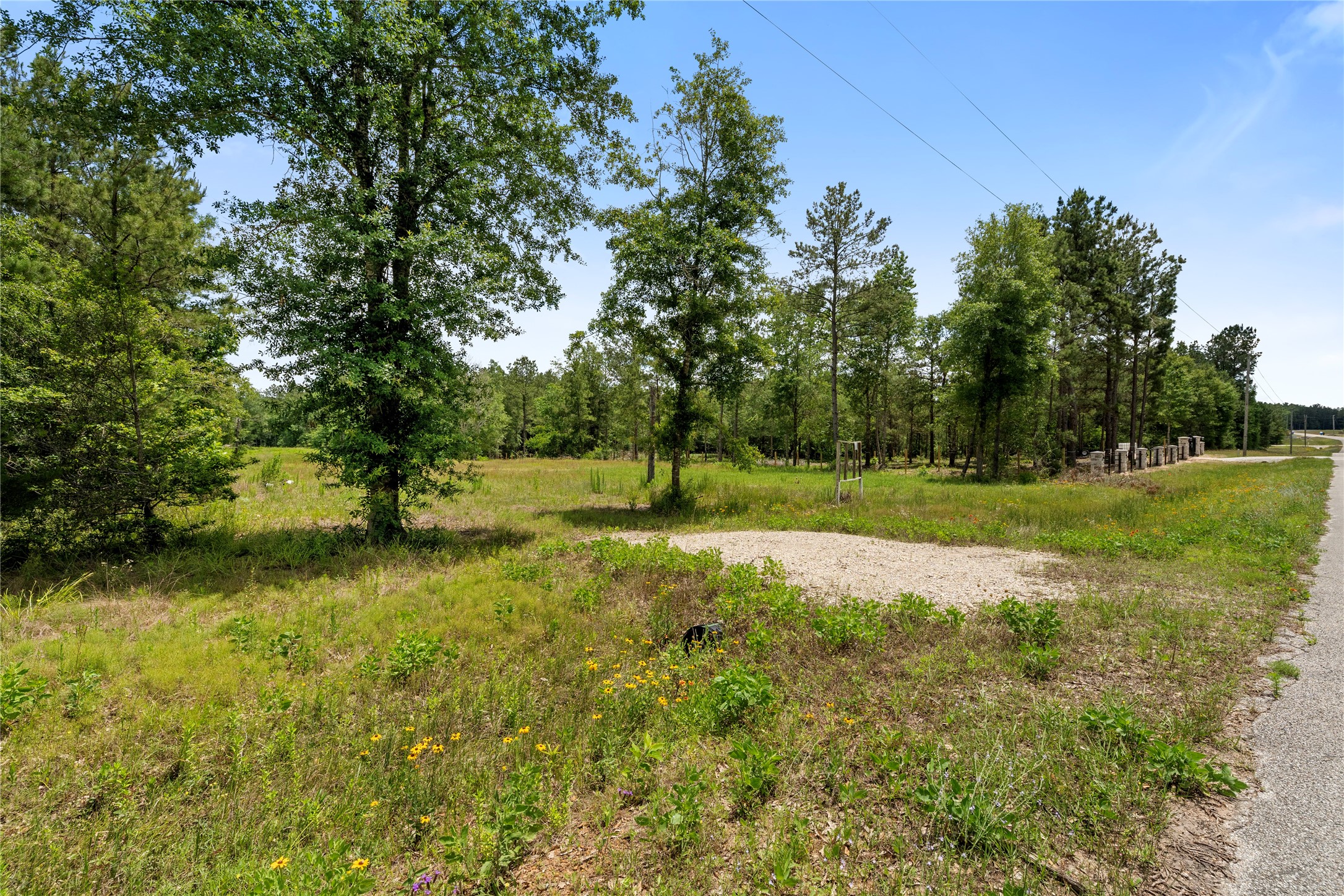 4578 N Duck Creek Road Property Photo 3