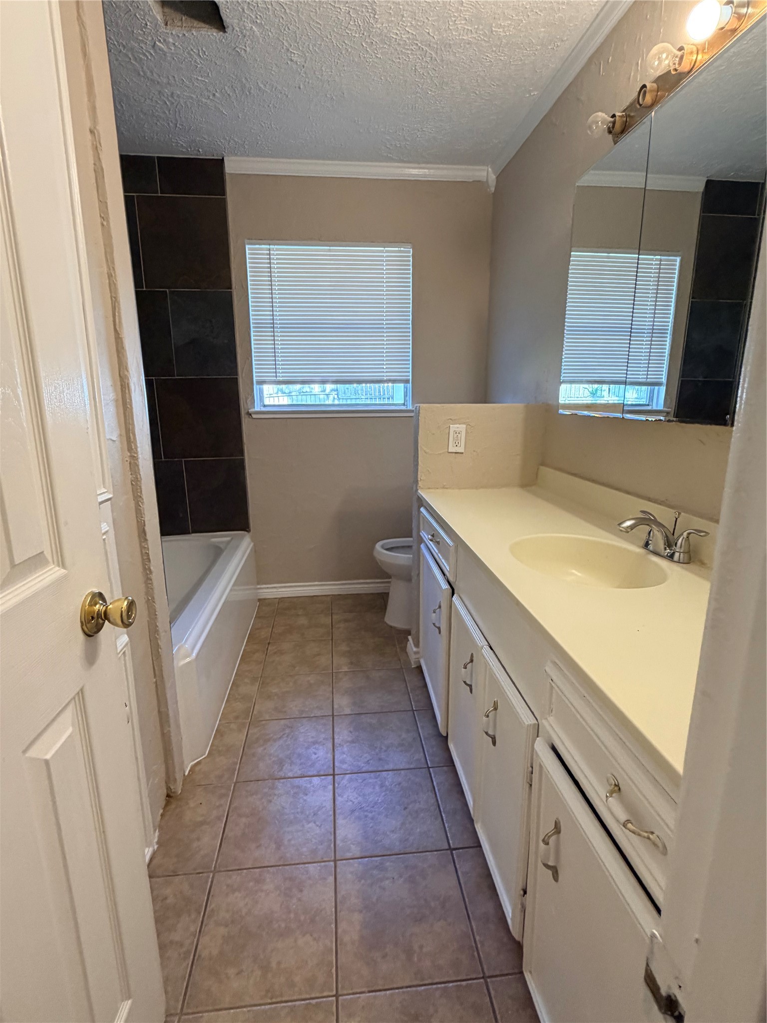 2513 Mulberry Lane Property Photo 7