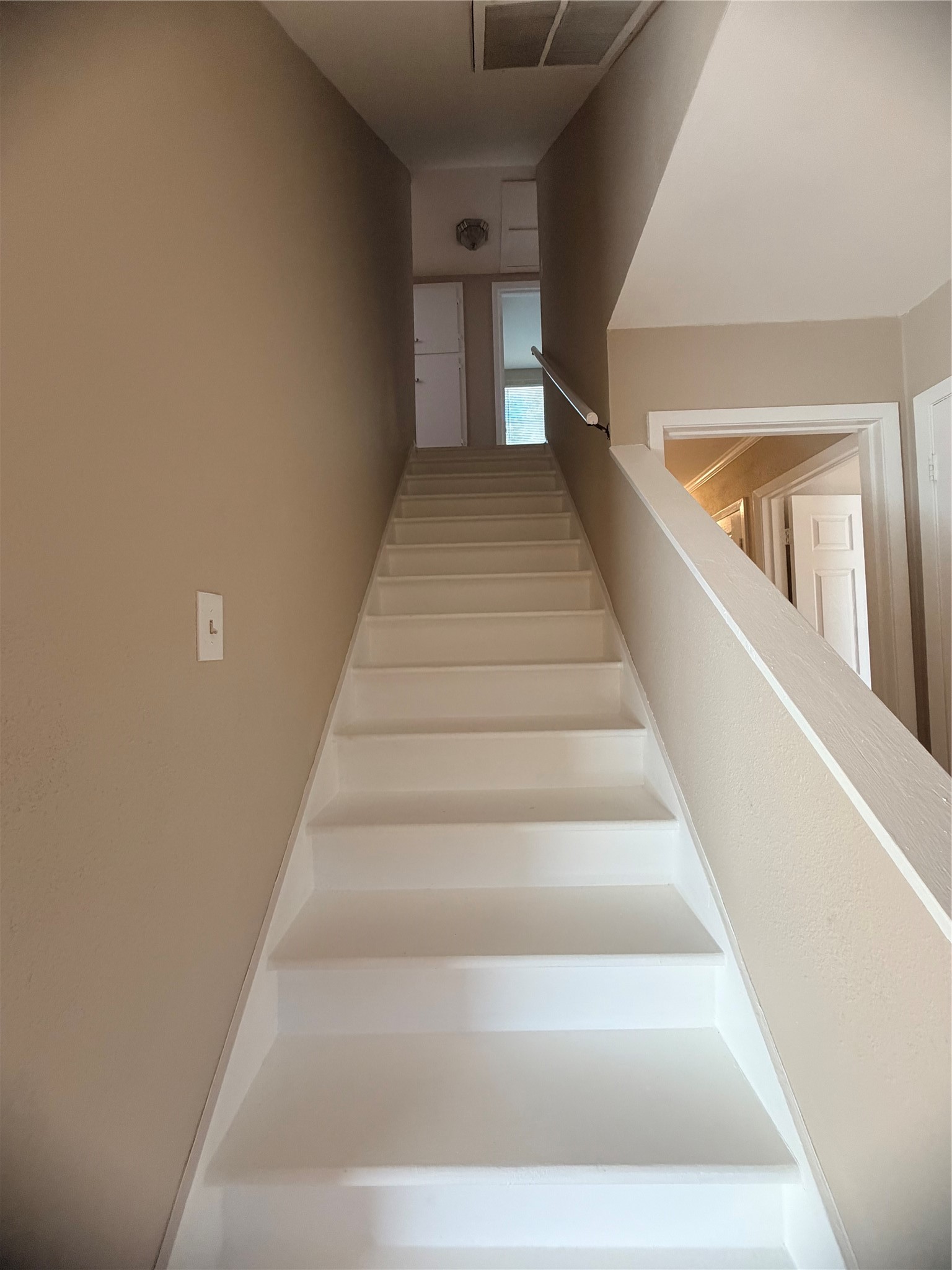 2513 Mulberry Lane Property Photo 9