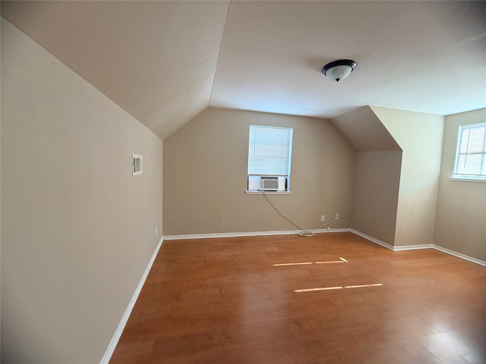2513 Mulberry Lane Property Photo 10