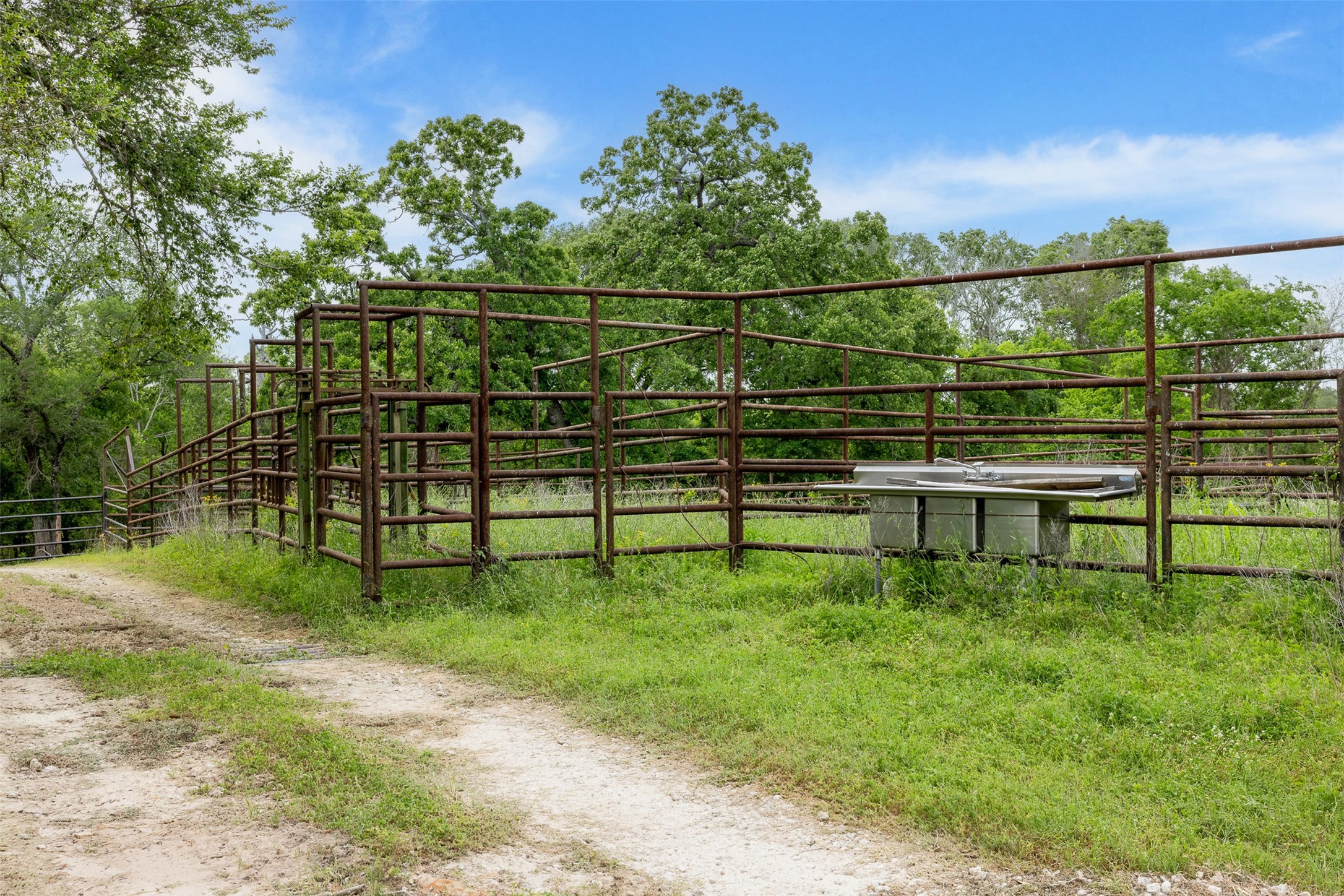 4503 Sulphur Springs Road Property Photo 18