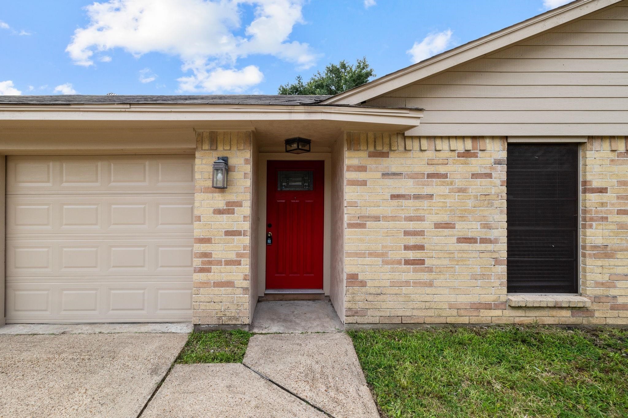 8122 Swan Meadow Lane Property Photo 2