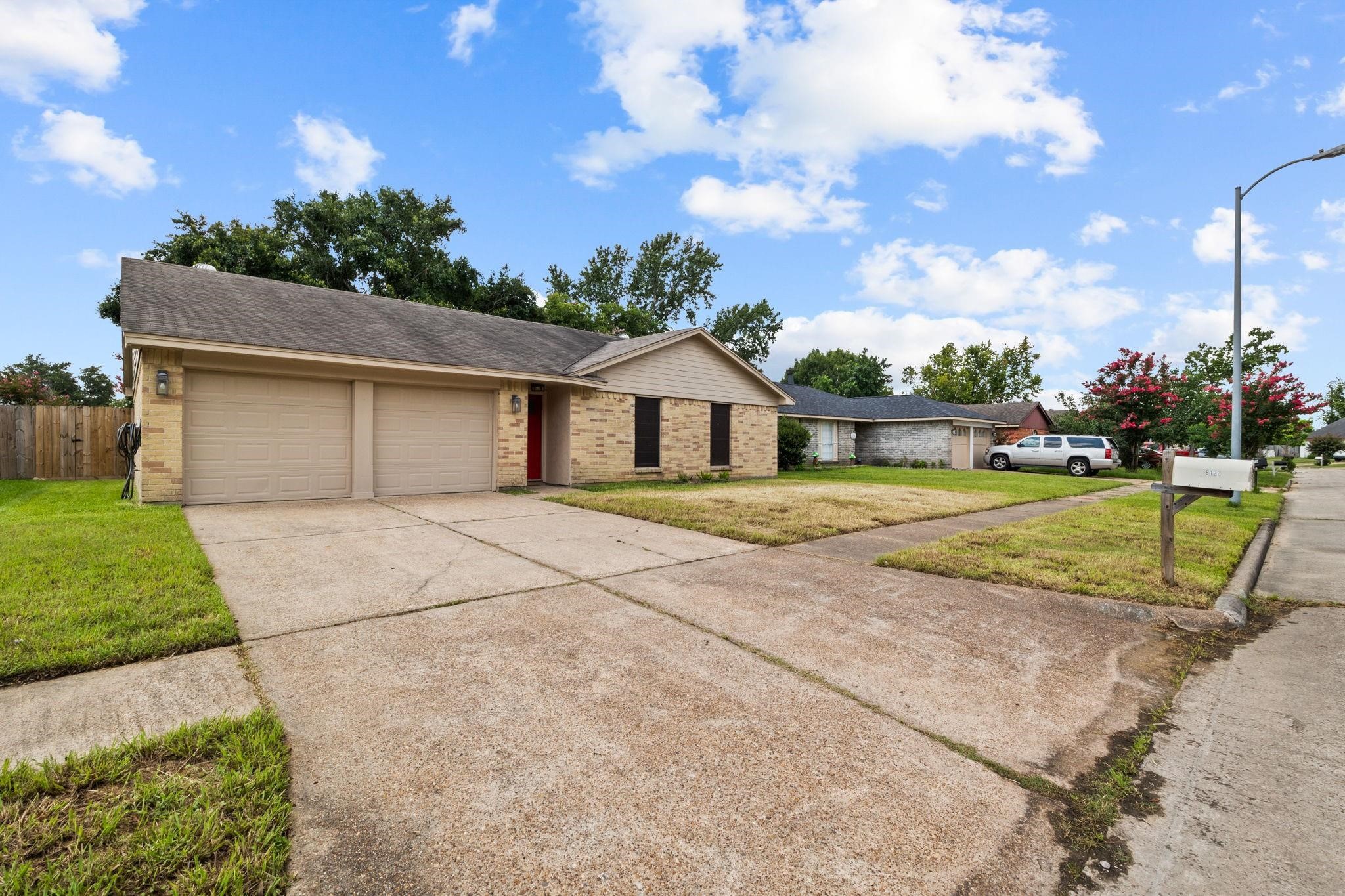 8122 Swan Meadow Lane Property Photo 3