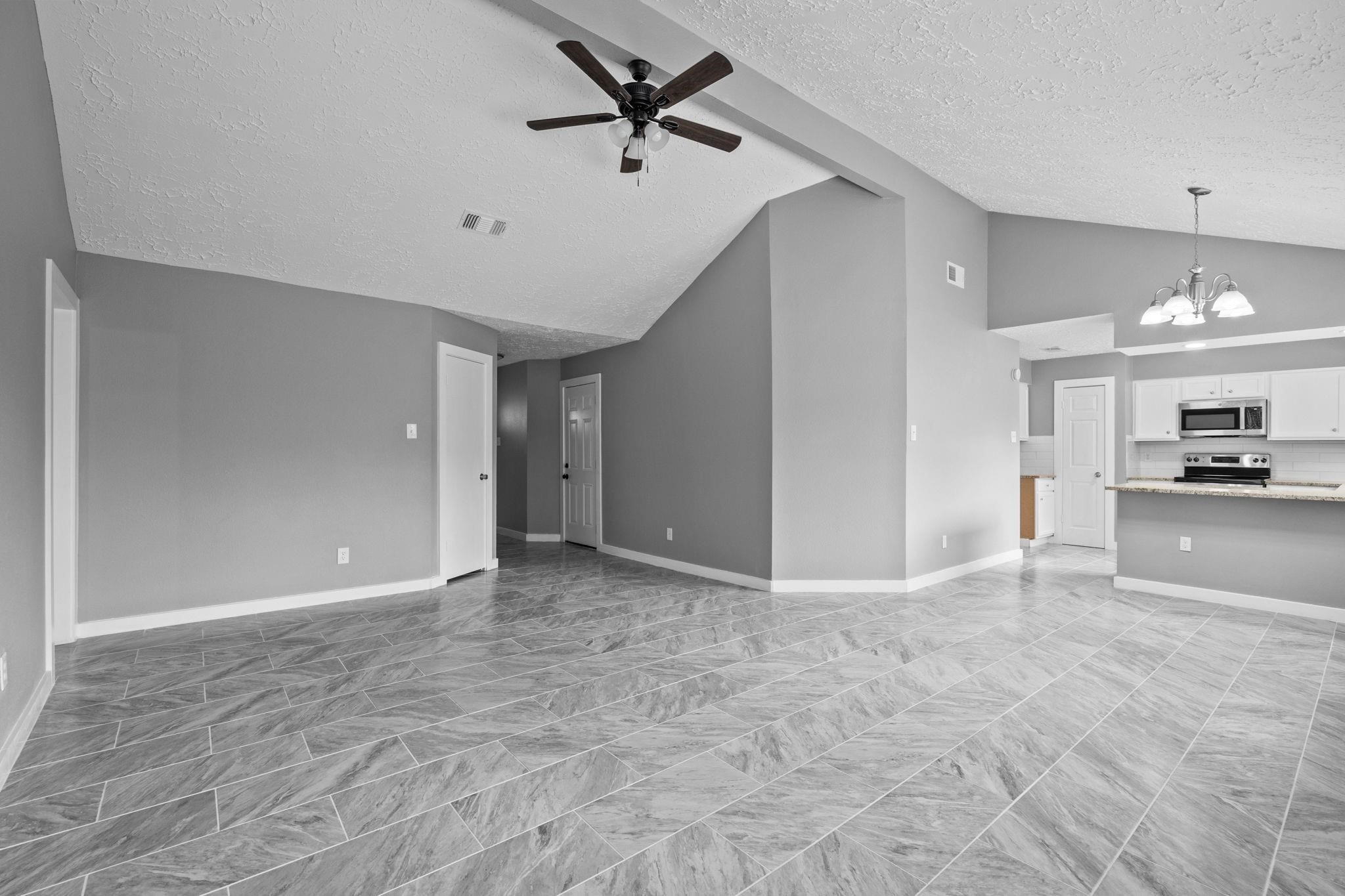 8122 Swan Meadow Lane Property Photo 5