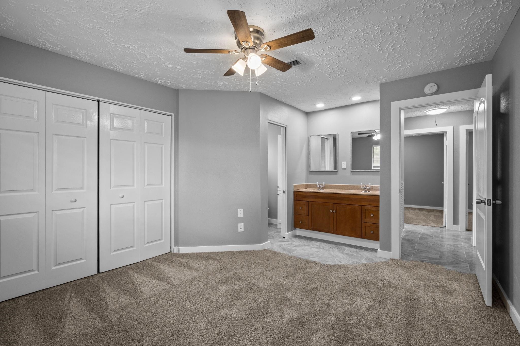 8122 Swan Meadow Lane Property Photo 11