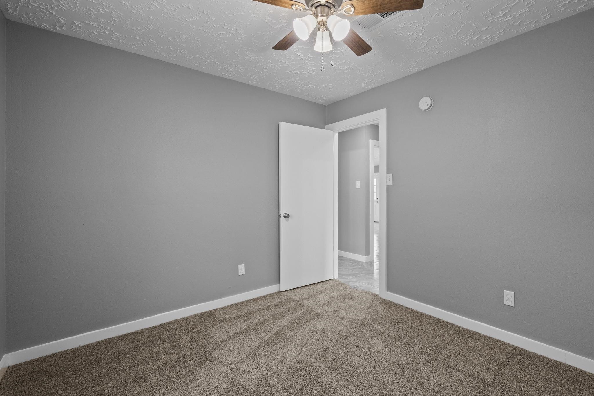 8122 Swan Meadow Lane Property Photo 16
