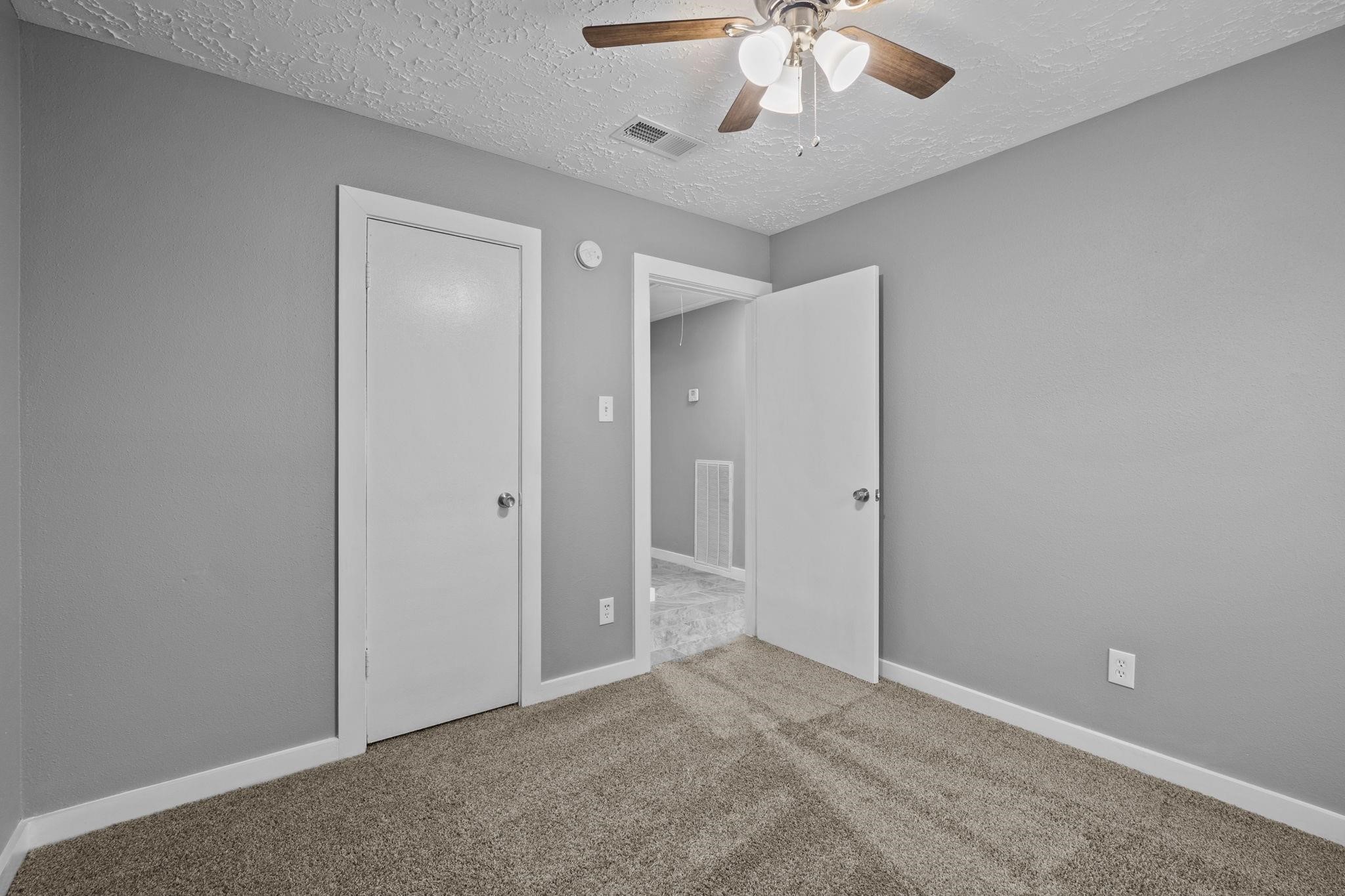 8122 Swan Meadow Lane Property Photo 20